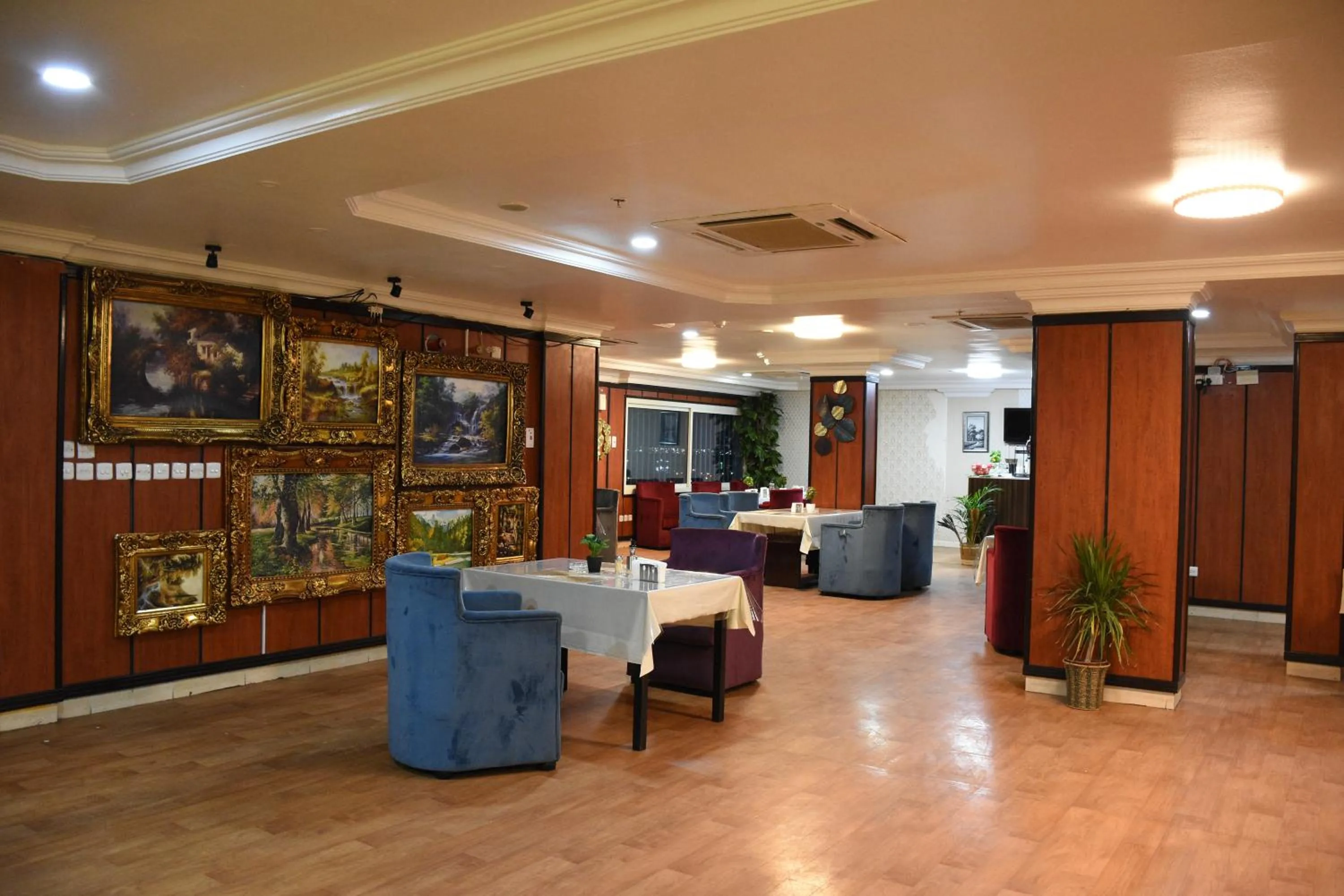 Lounge or bar in Florida Inn Hotel