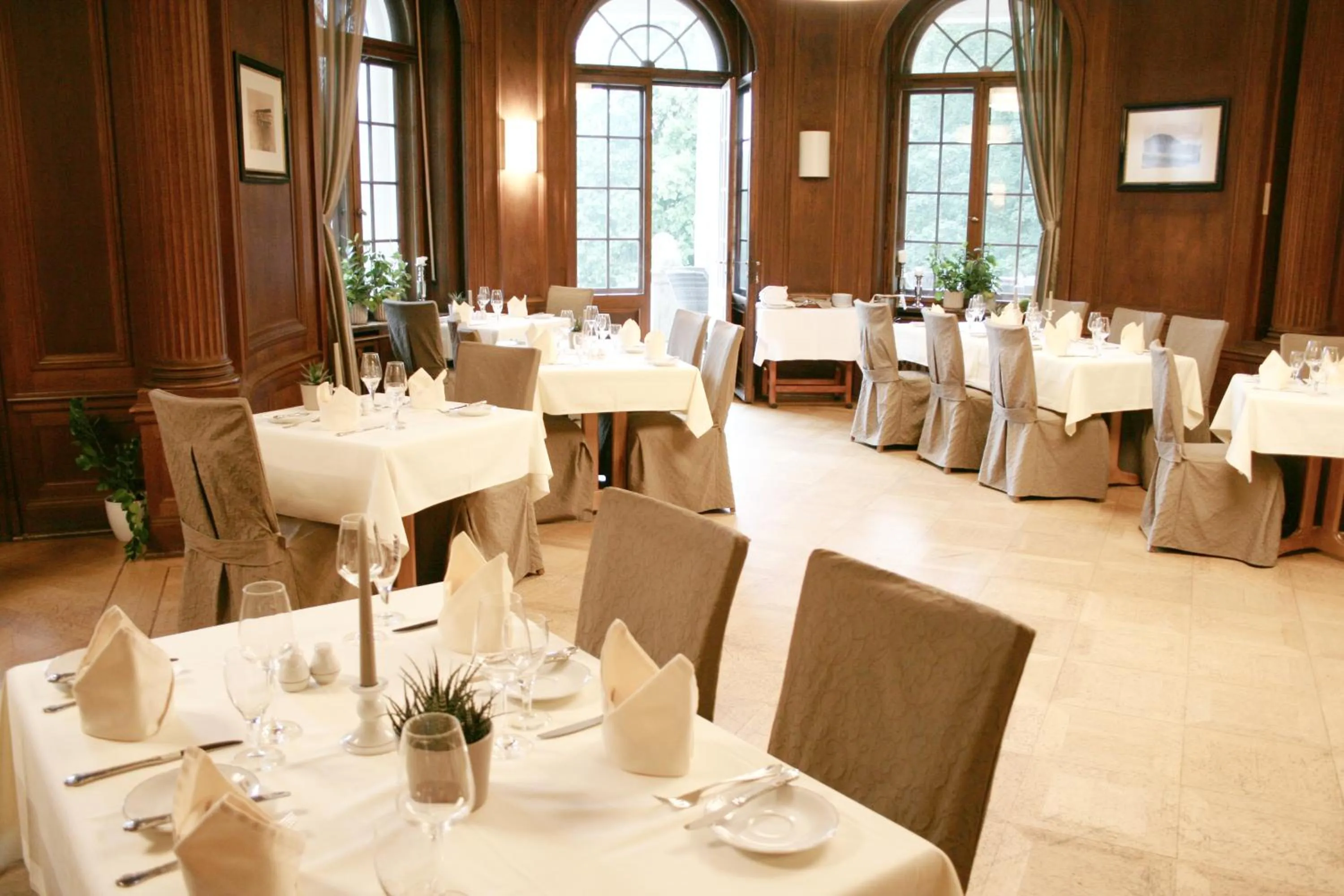 Restaurant/places to eat in Hotel Villa Altenburg