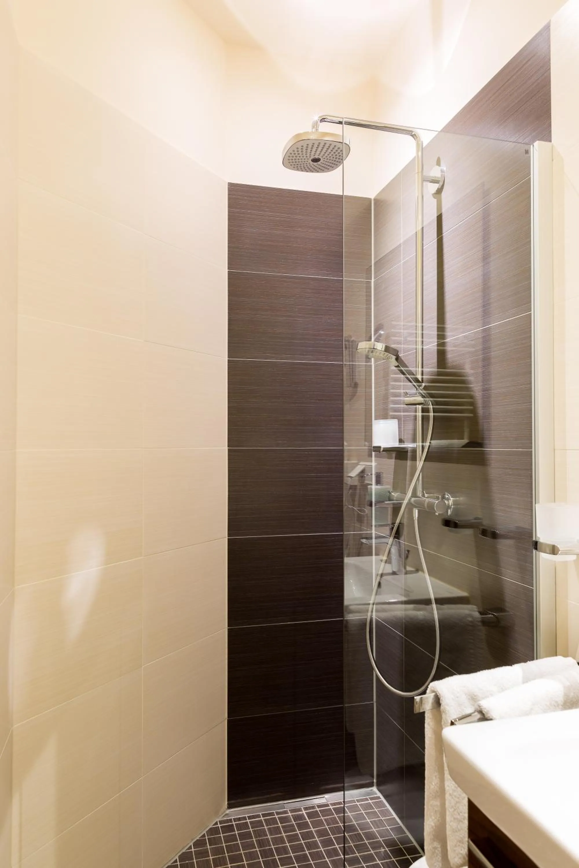 Shower in Hotel Villa Altenburg
