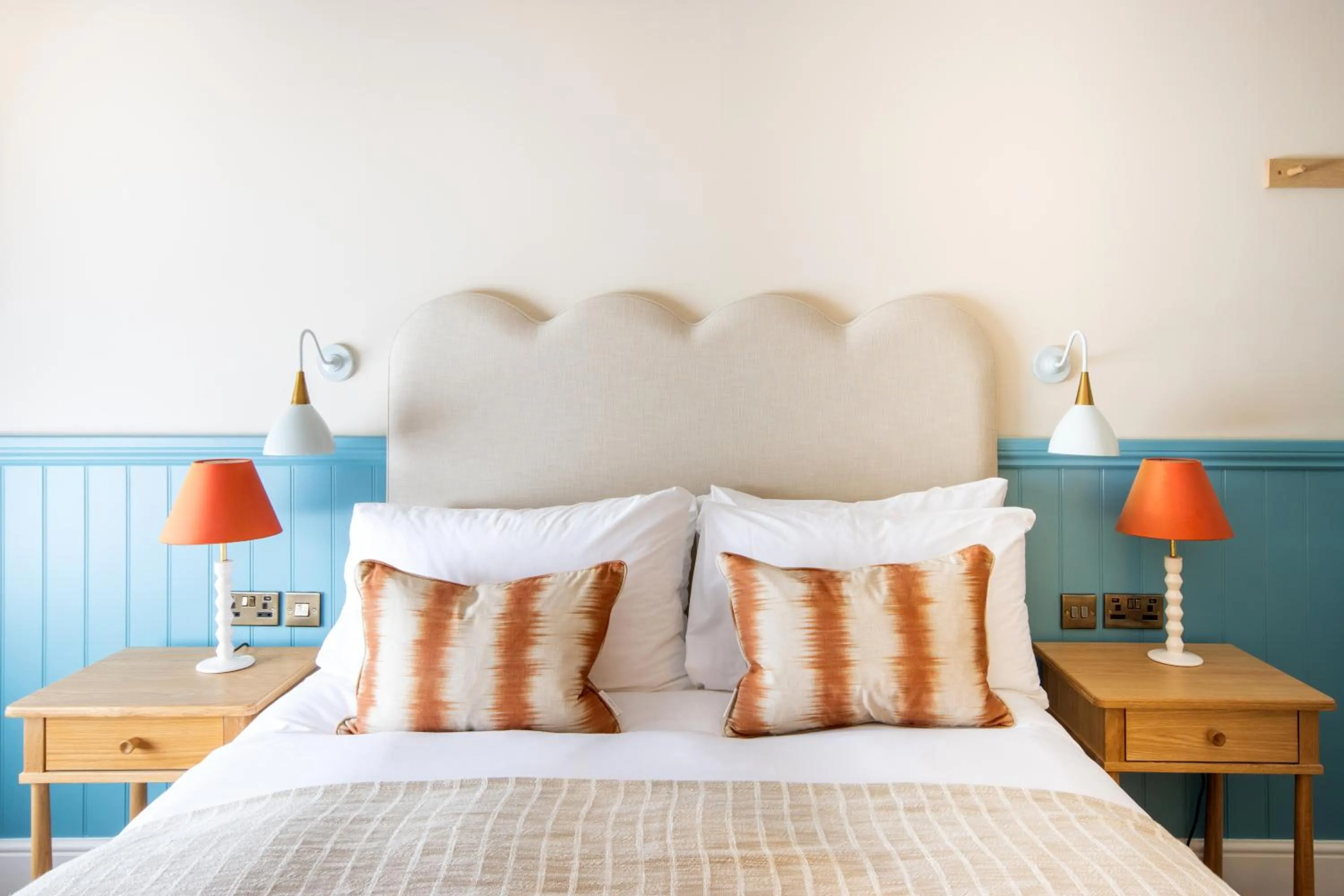 Bedroom, Bed in The Bell Hotel, Saxmundham