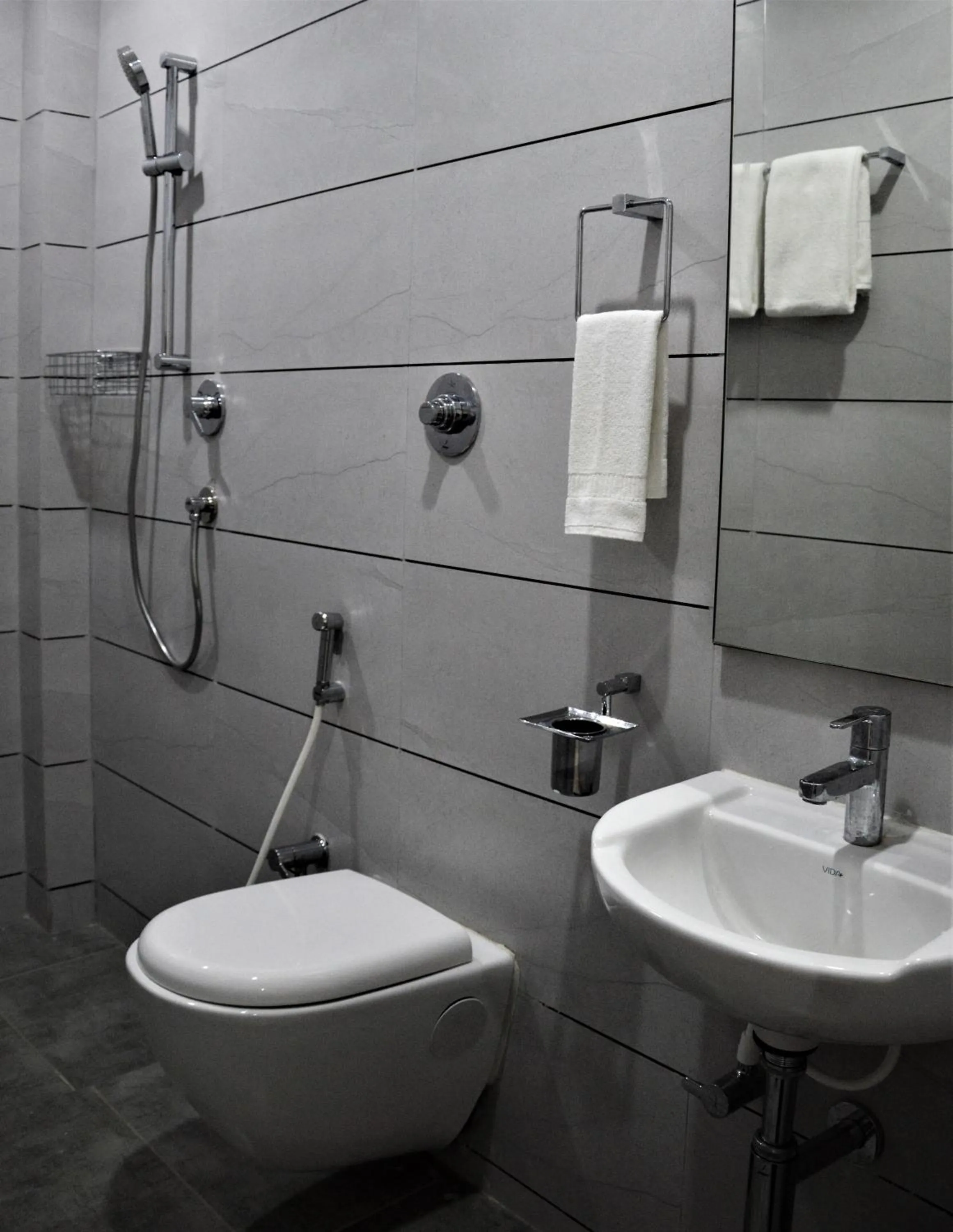 Oceanside Mahabalipuram - With Beach access