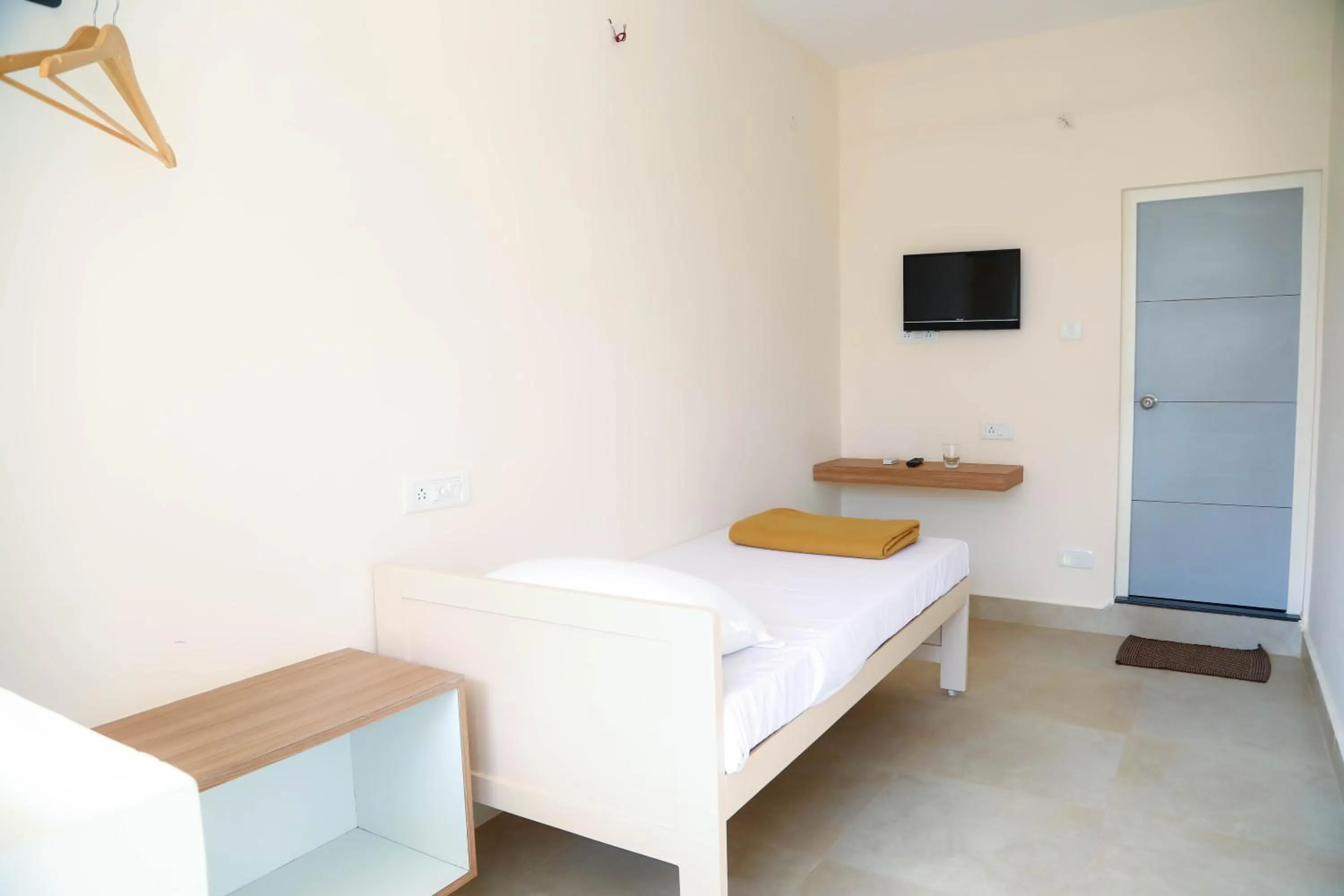 Bed in Oceanside Mahabalipuram - With Beach access