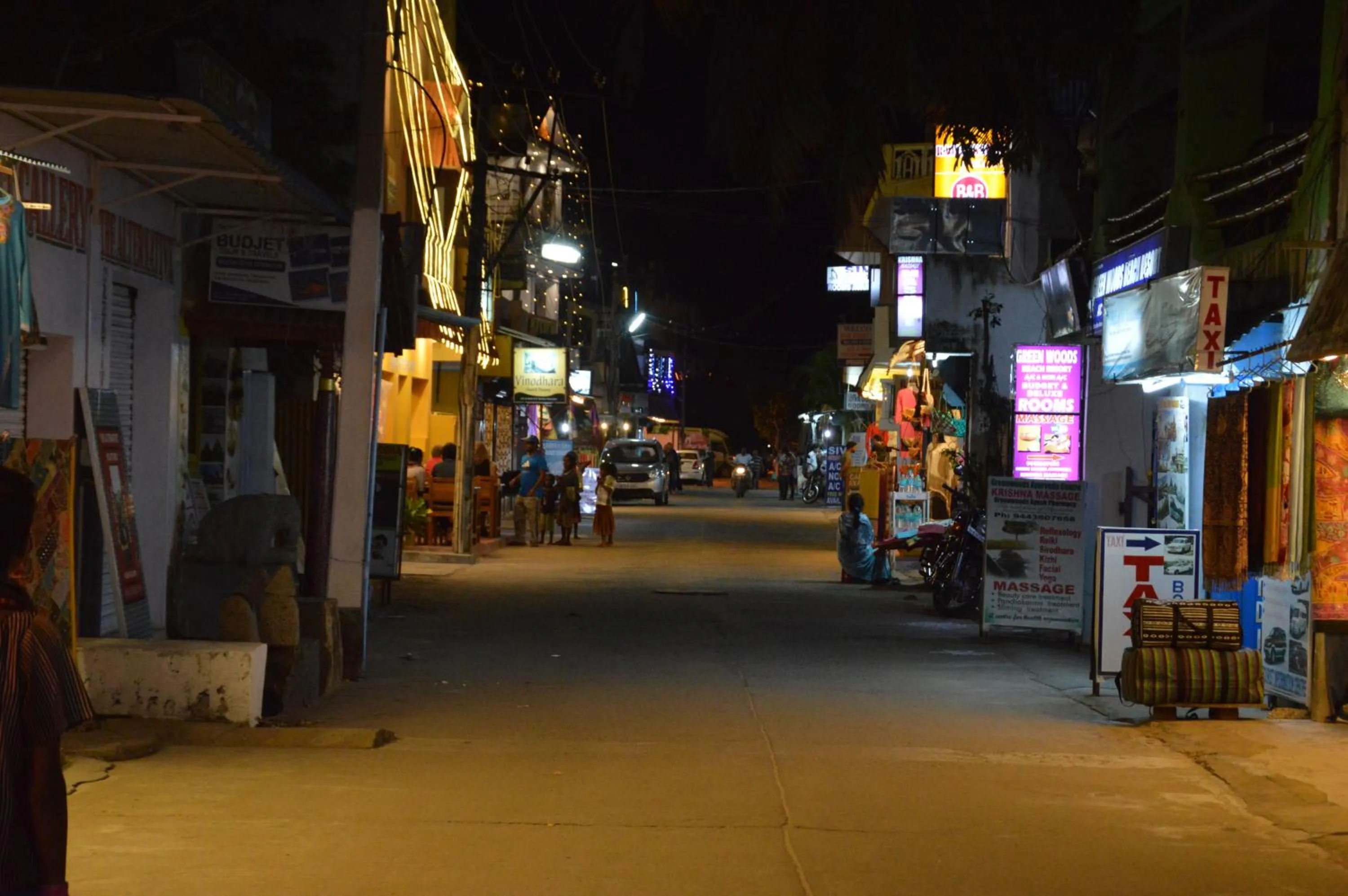 Restaurant/places to eat in Oceanside Mahabalipuram - With Beach access