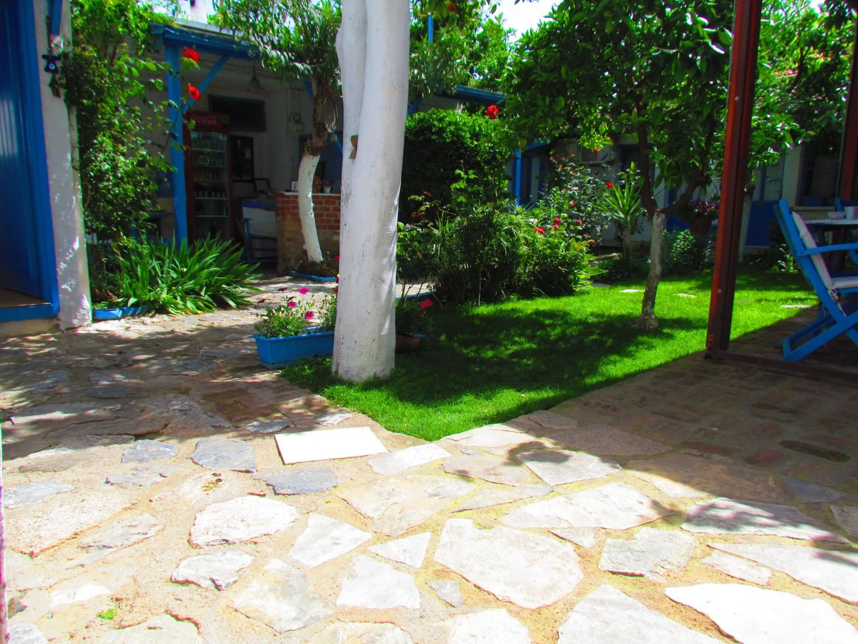 Facade/entrance in Amazon Antique