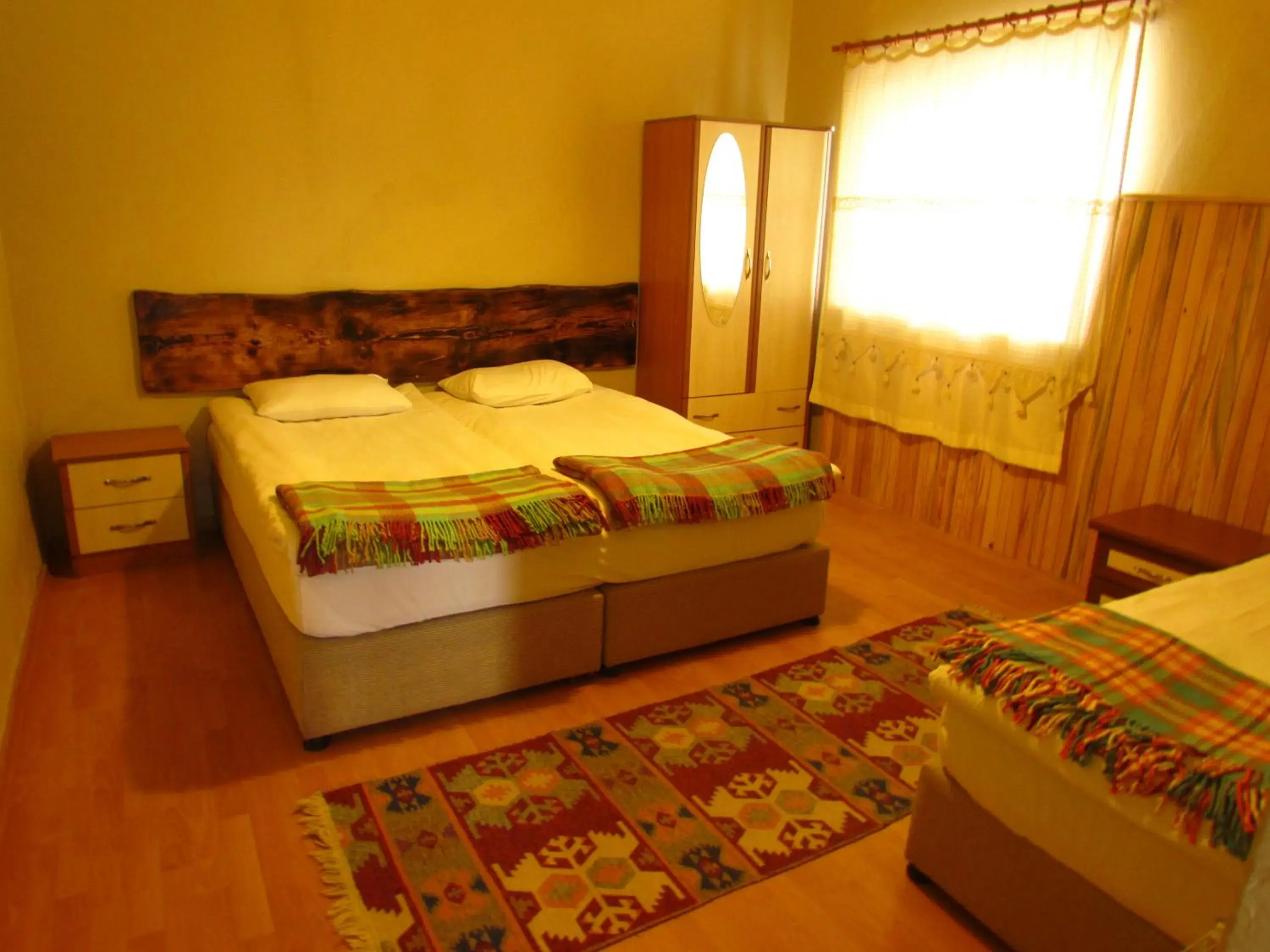 Two-Bedroom Apartment in Amazon Antique Two-Bedroom Apartment in Amazon Antique