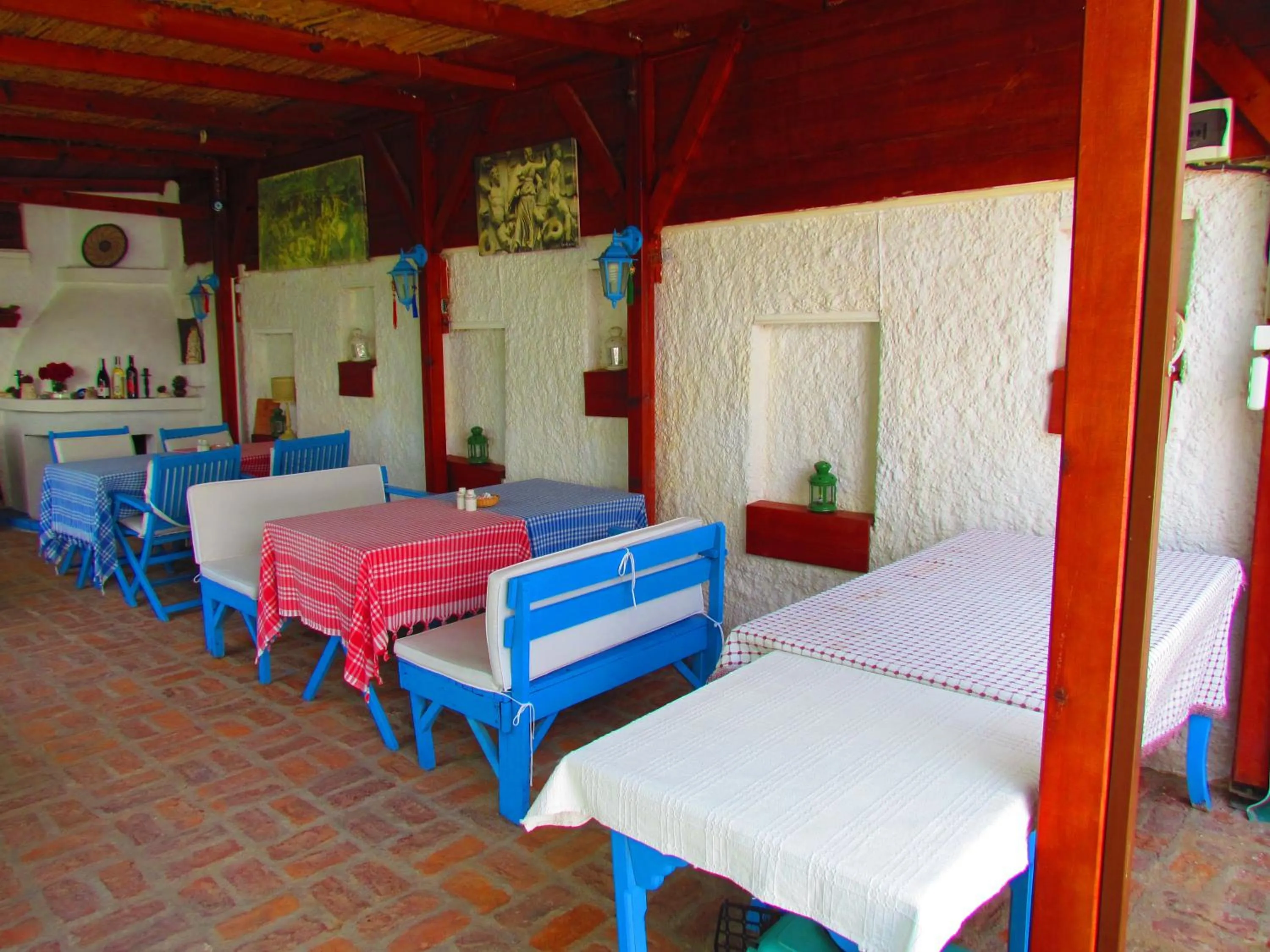 Patio in Amazon Antique