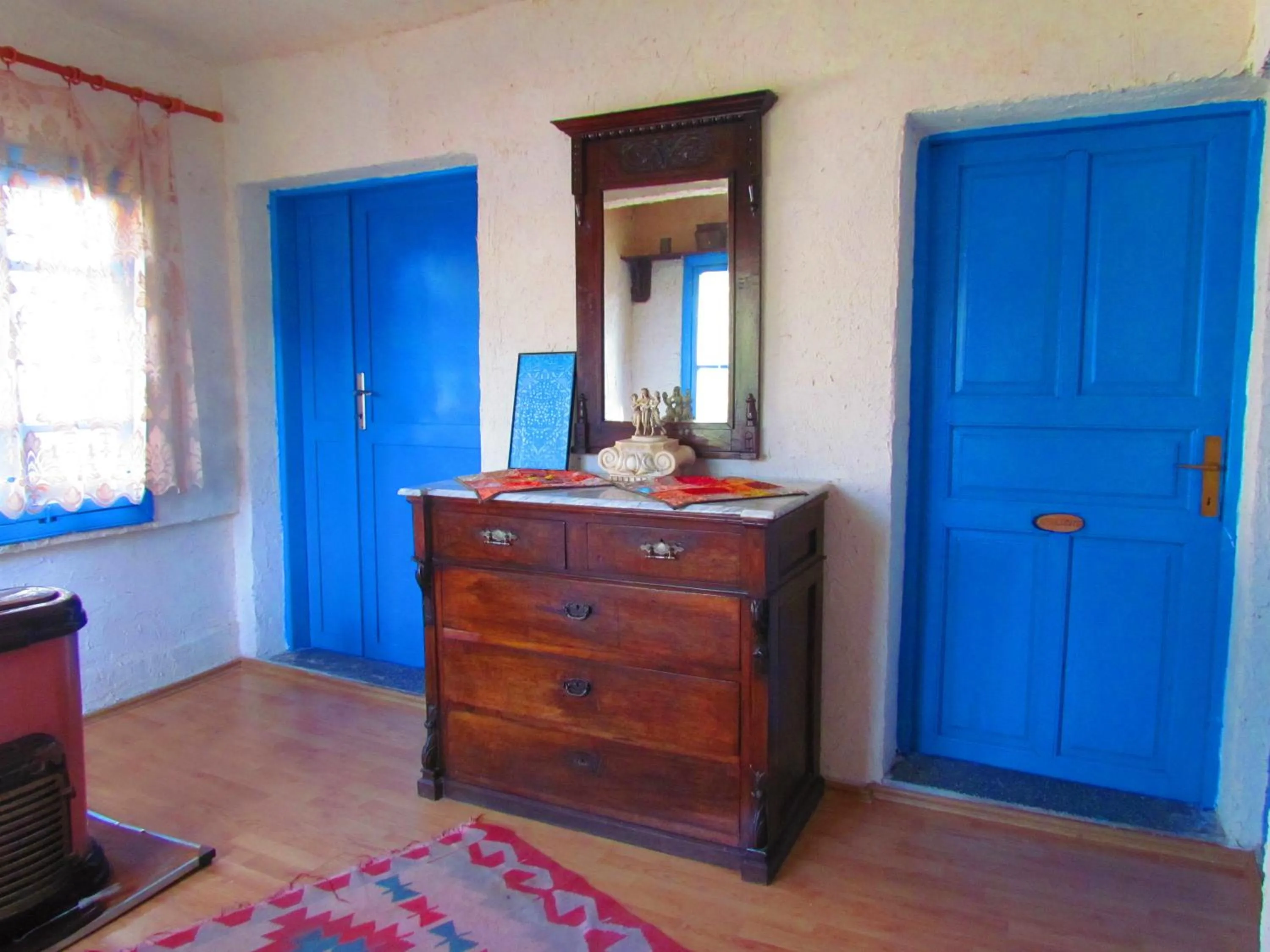 Bed in Amazon Antique