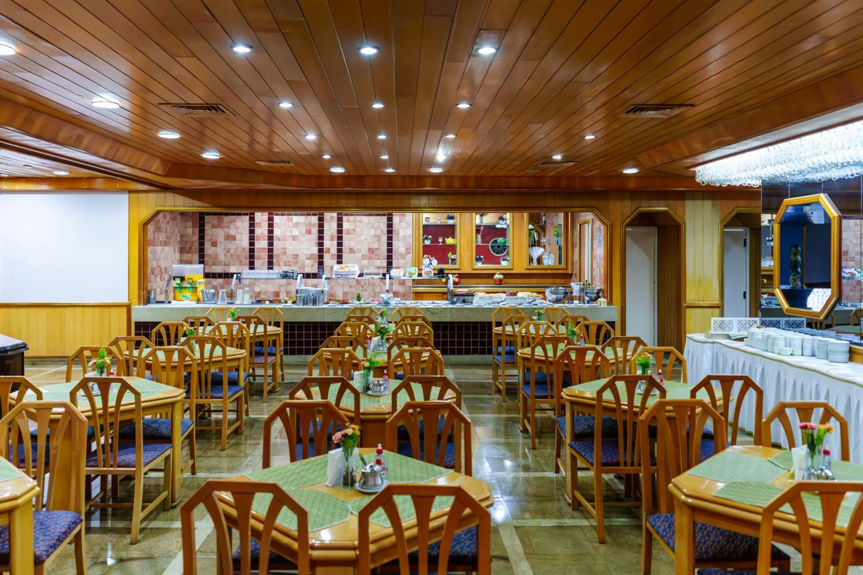 Restaurant/places to eat in Hotel Pan Americano