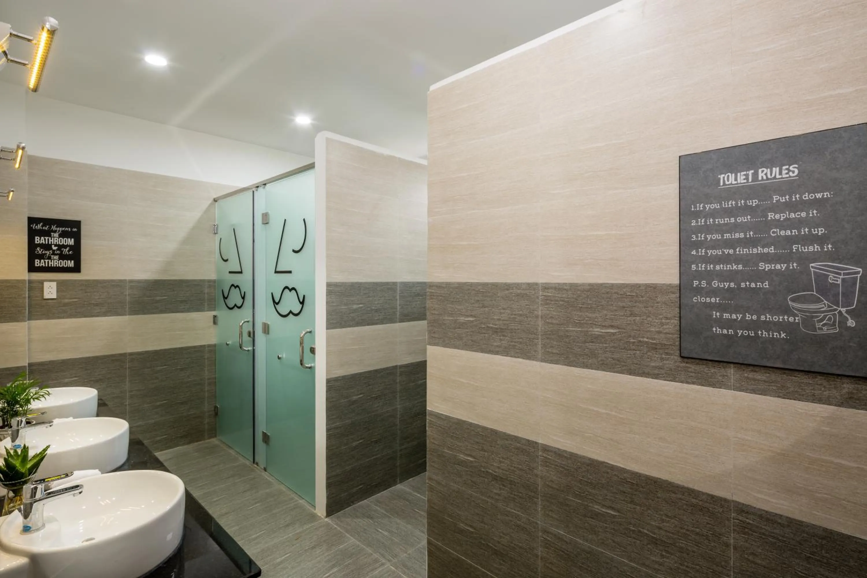 Shower in Fedora Hostel