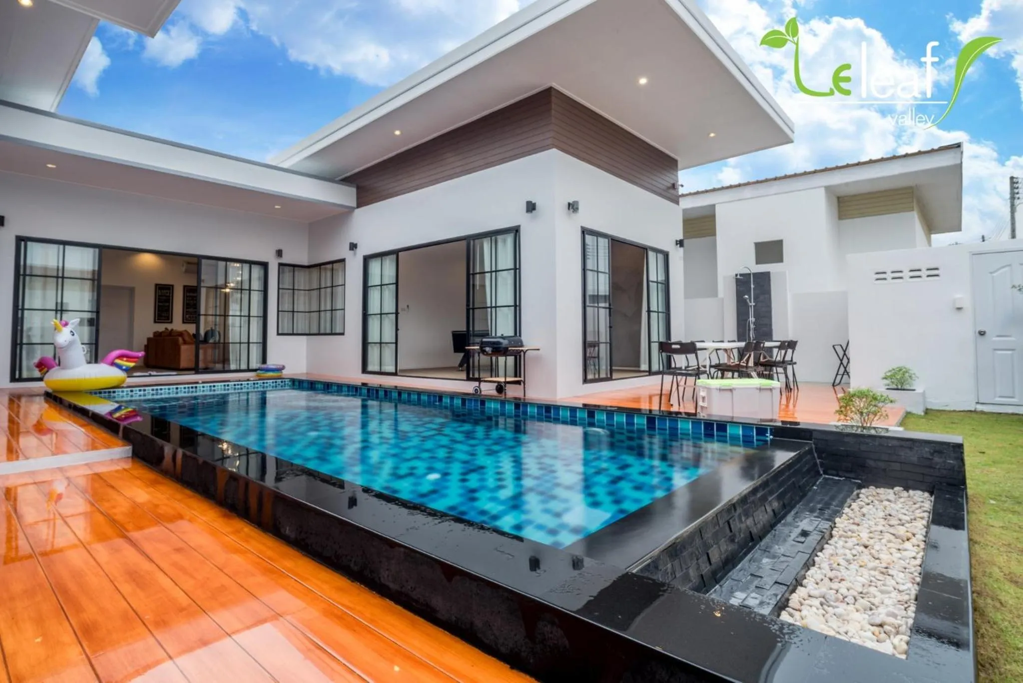 J Pool Villa Huahin