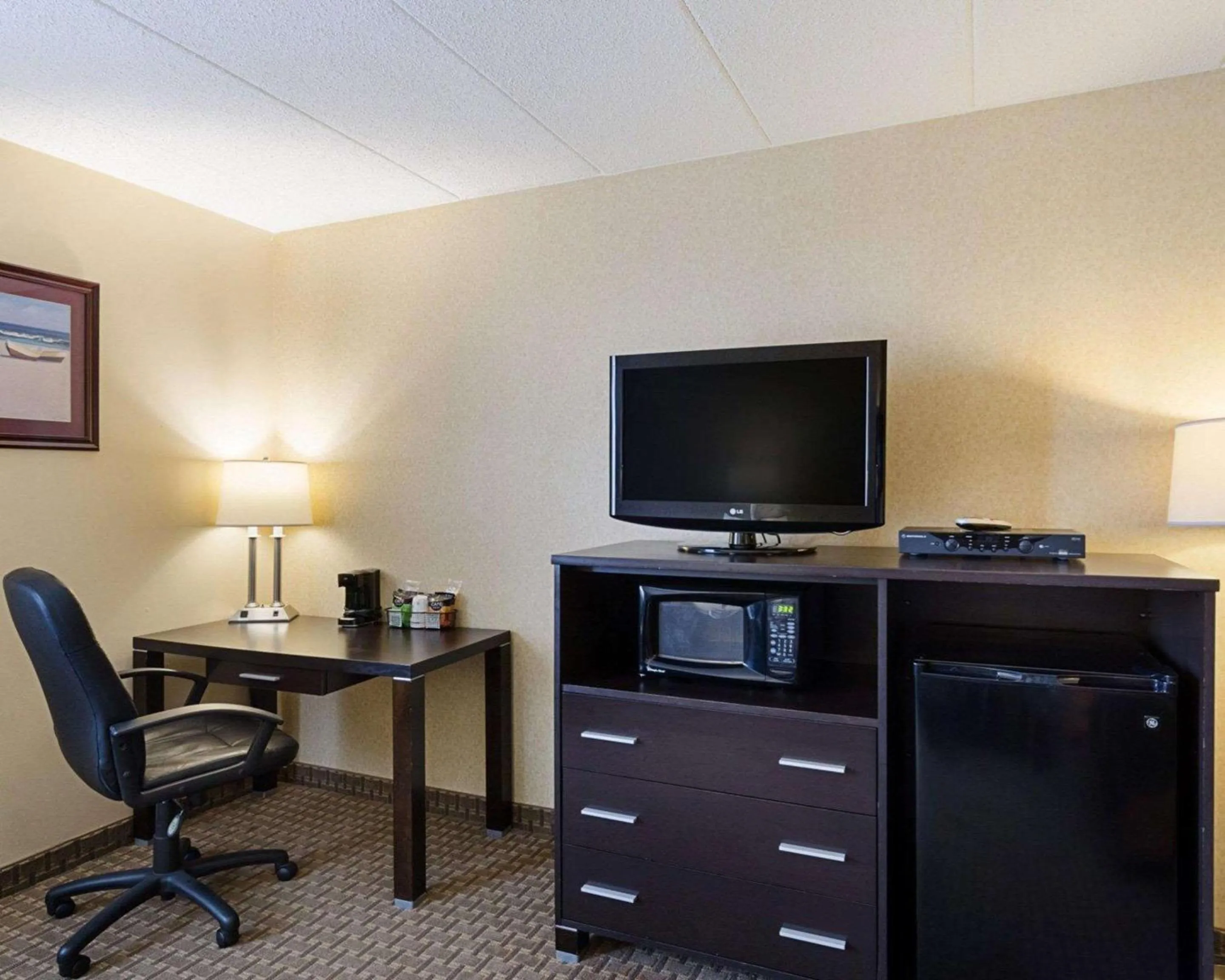 Photo of the whole room in Holiday Inn Express - Fall River North