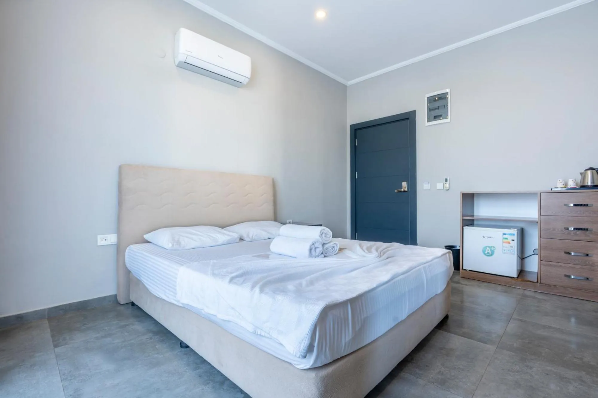 Bed in Lara Beach Homes