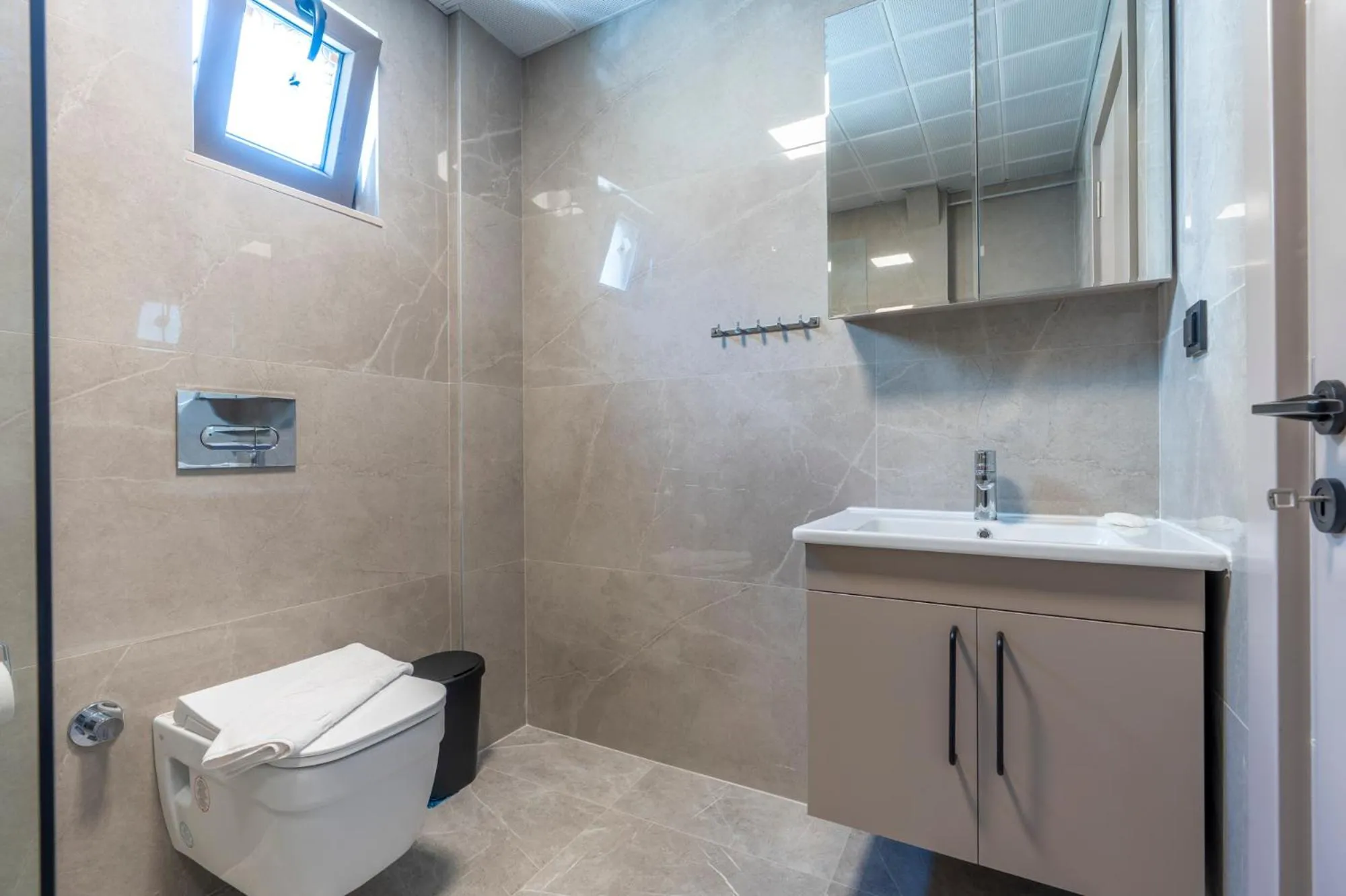 Toilet in Lara Beach Homes