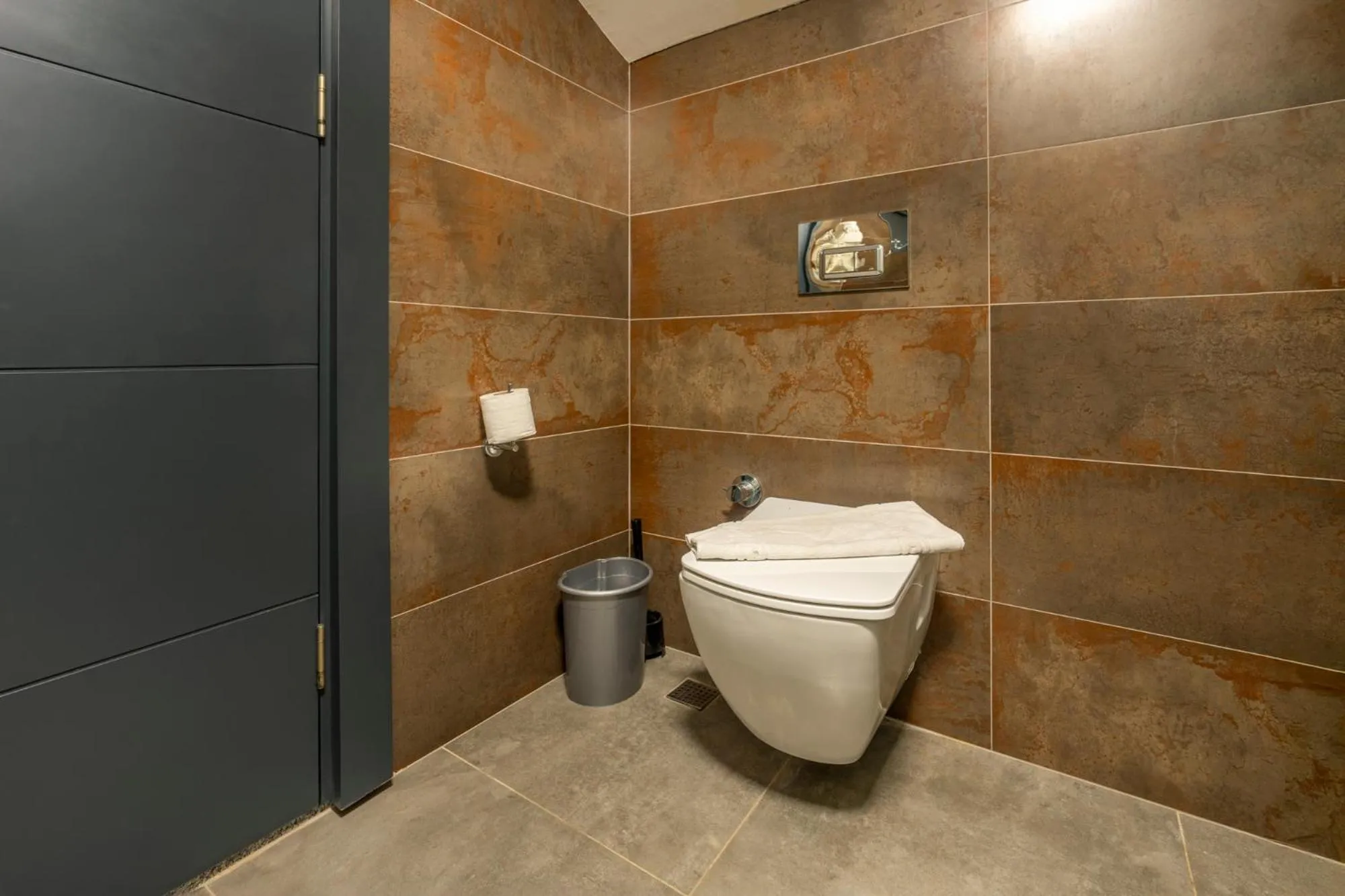 Toilet in Lara Beach Homes