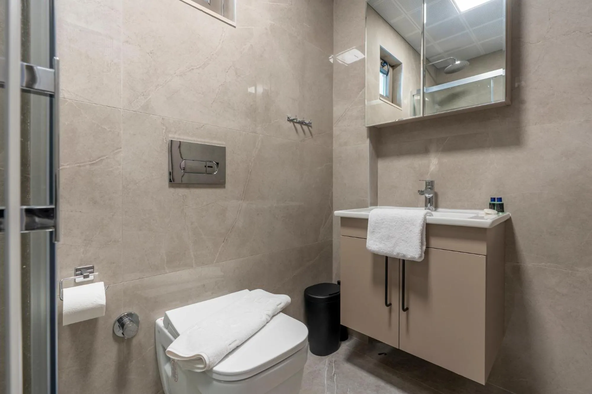 Shower in Lara Beach Homes