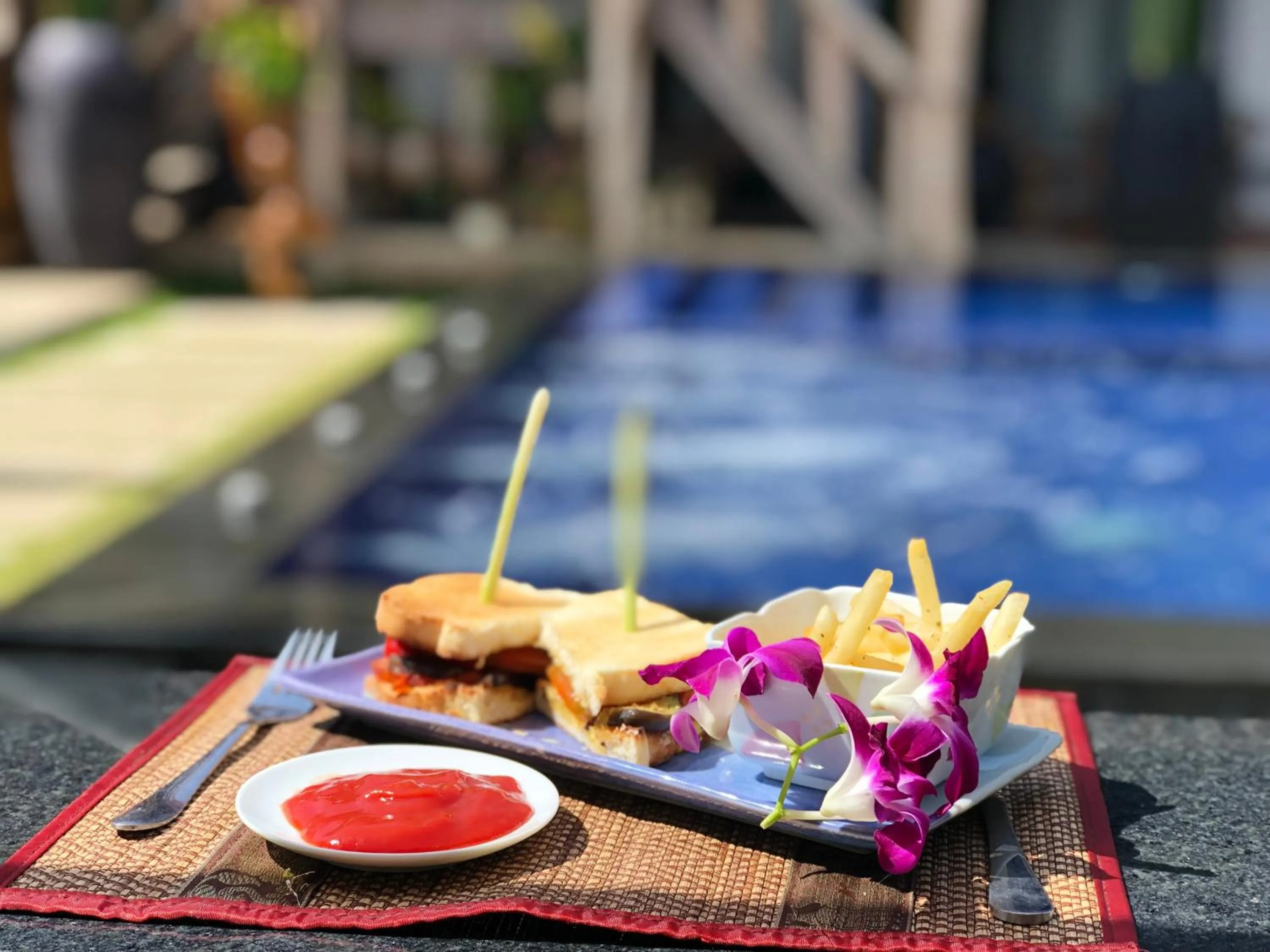 Lunch in Moloppor Villa