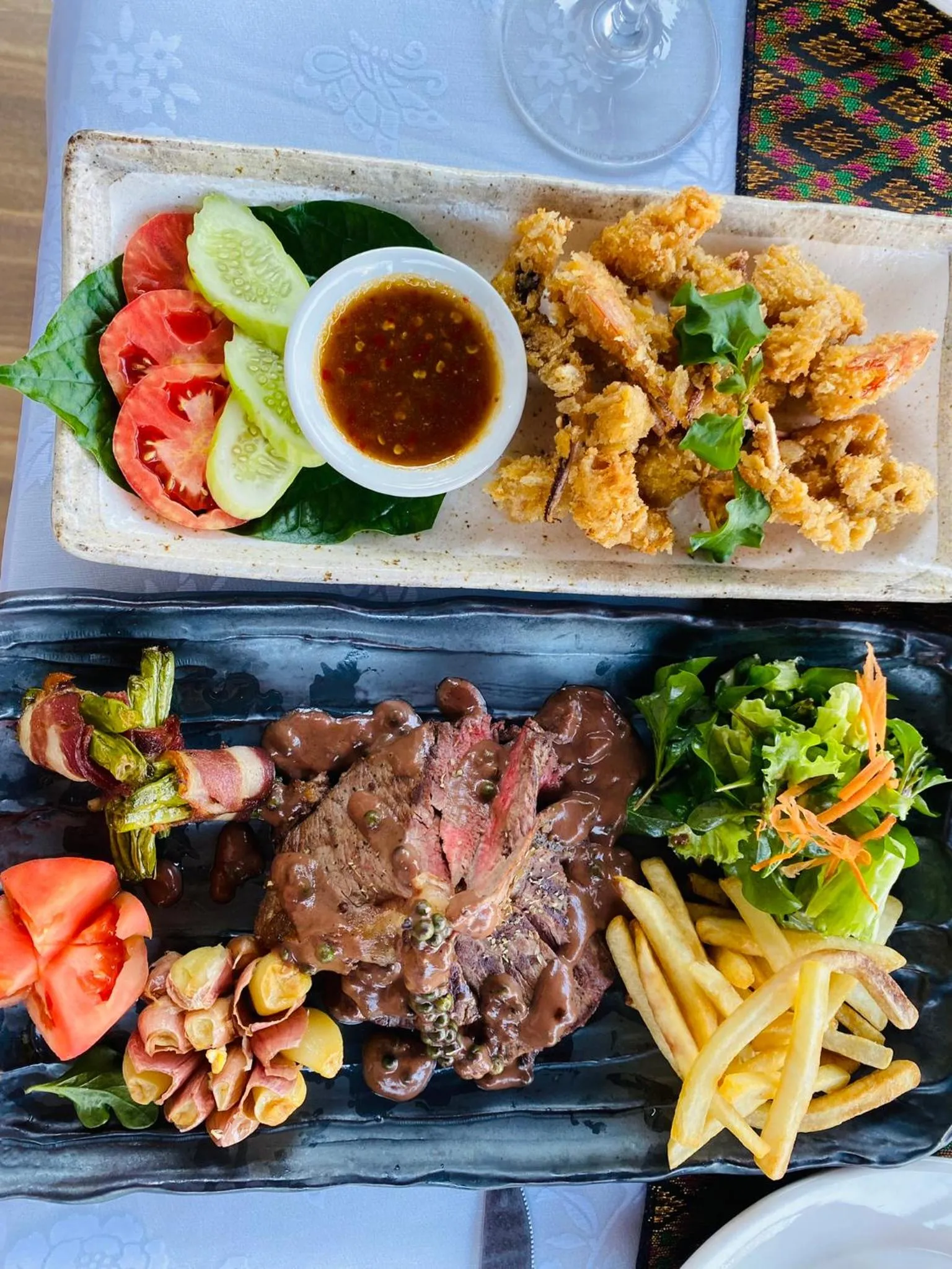 Food in Moloppor Villa