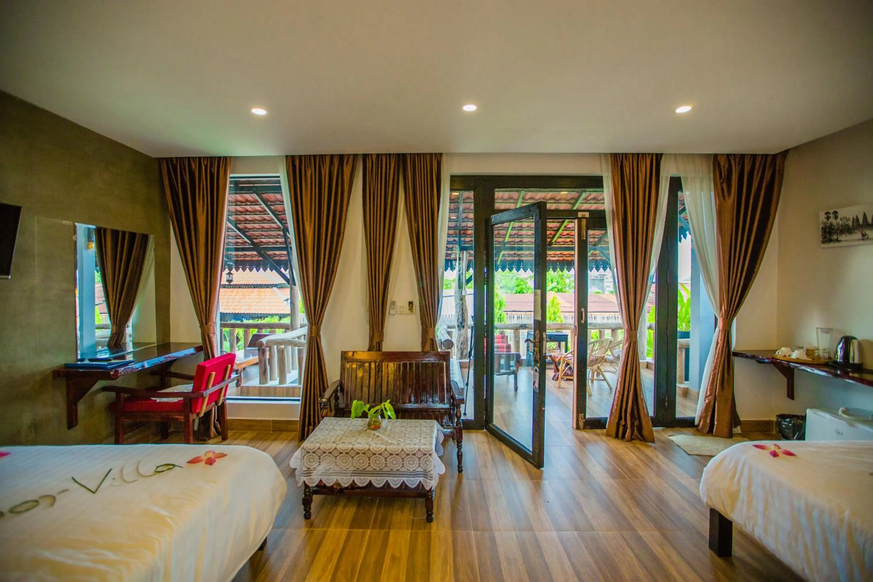 Photo of the whole room, Bed in Moloppor Villa