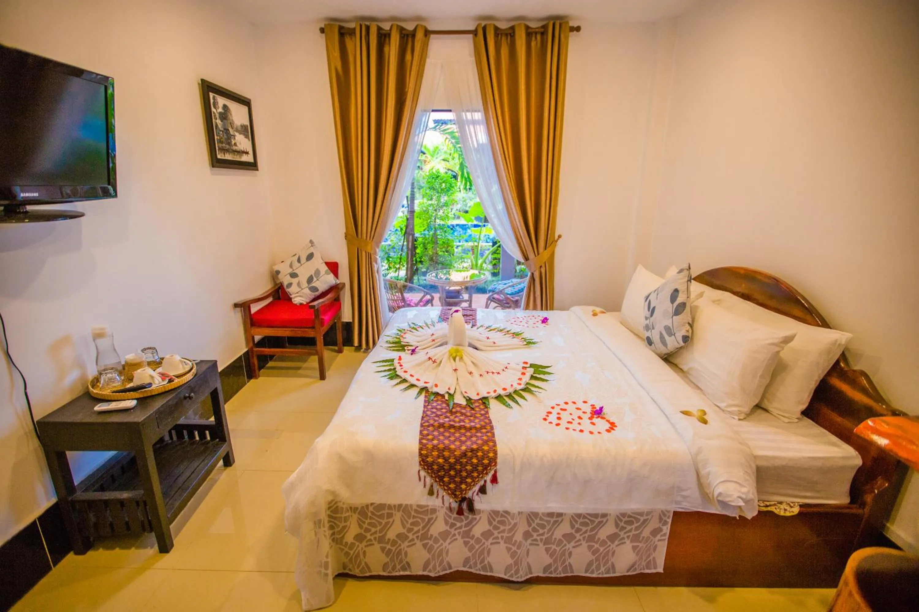 Photo of the whole room, Bed in Moloppor Villa