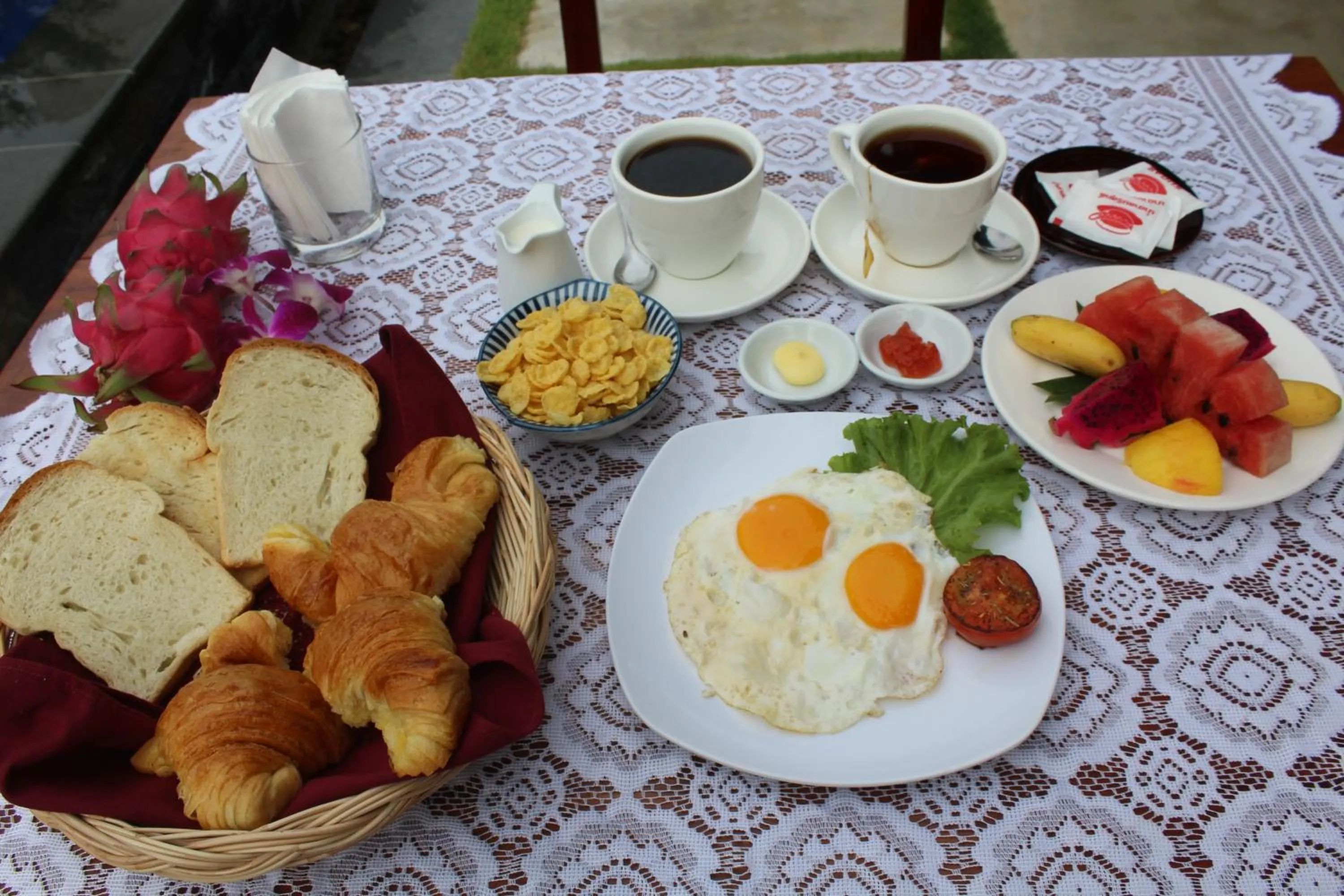 Breakfast in Moloppor Villa