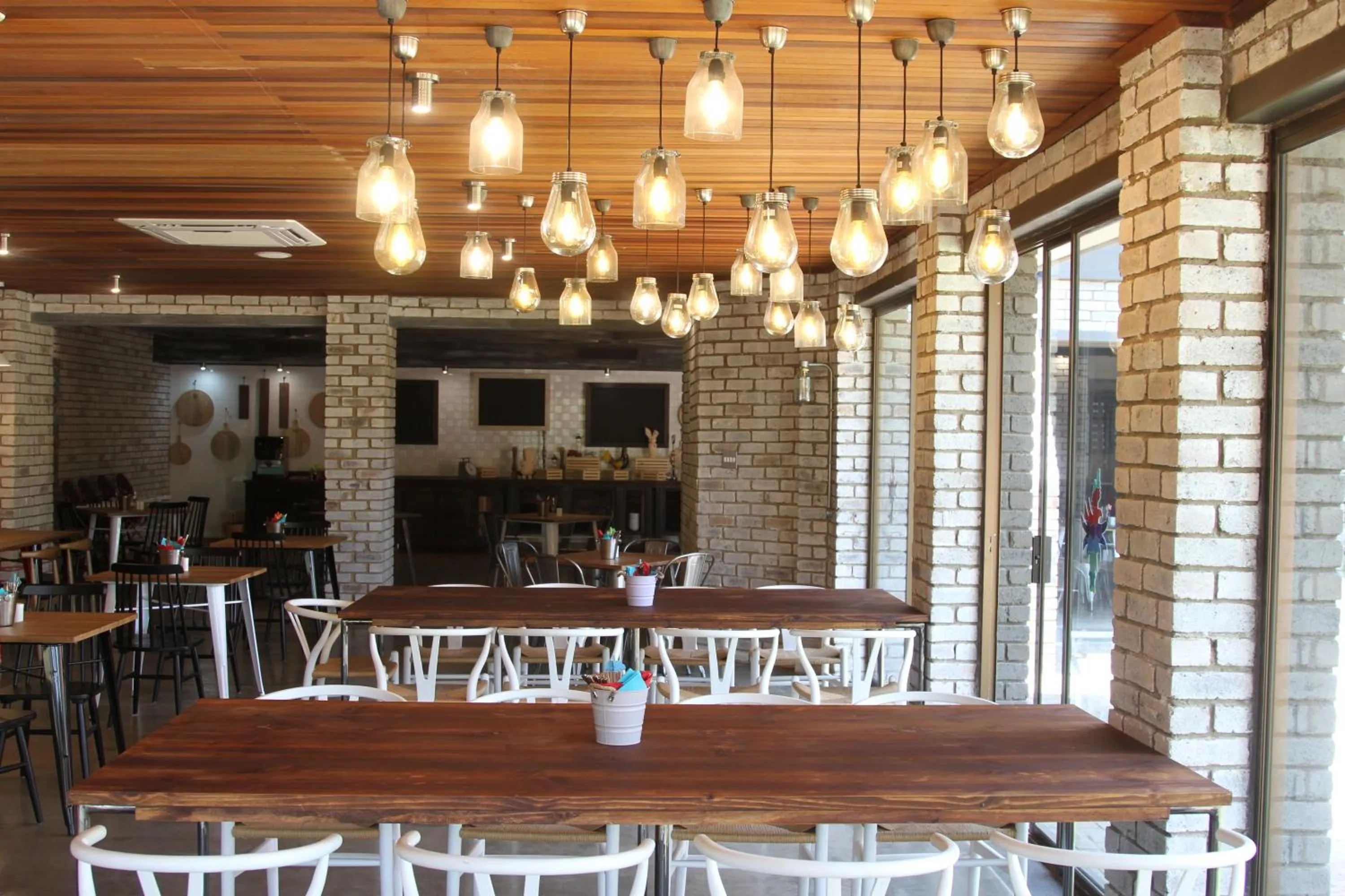 Restaurant/places to eat in 26° South Bush Boho Hotel