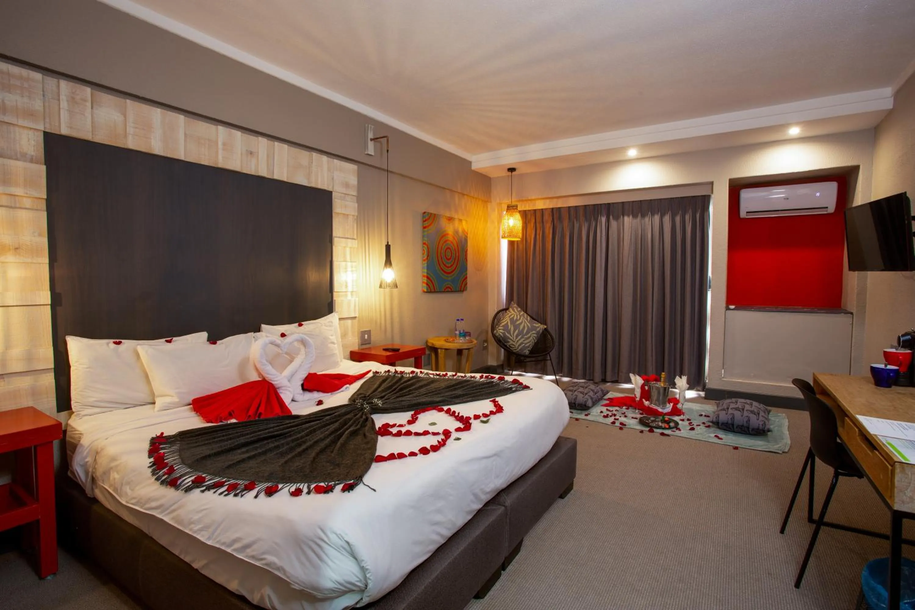 Photo of the whole room, Bed in 26° South Bush Boho Hotel