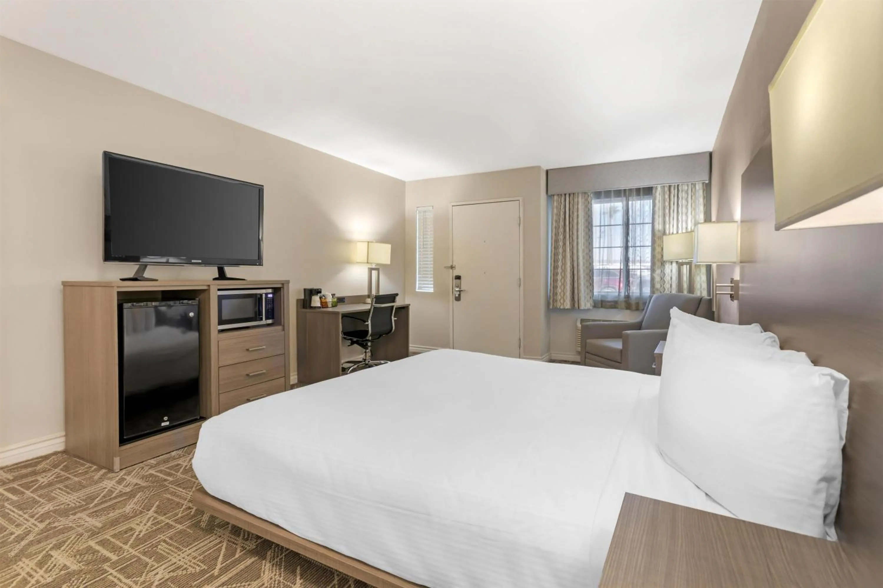 Bedroom, Bed in Best Western Kettleman City Inn & Suites