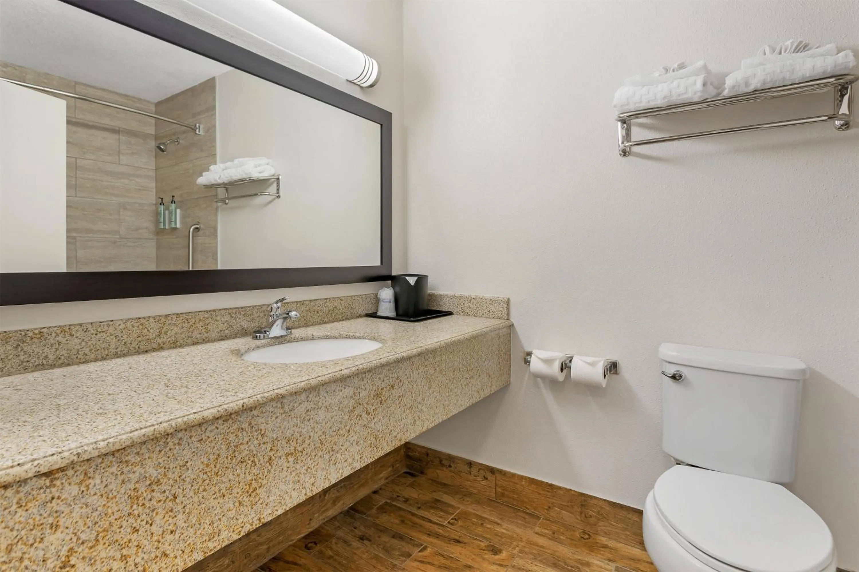 Bathroom in Best Western Kettleman City Inn & Suites