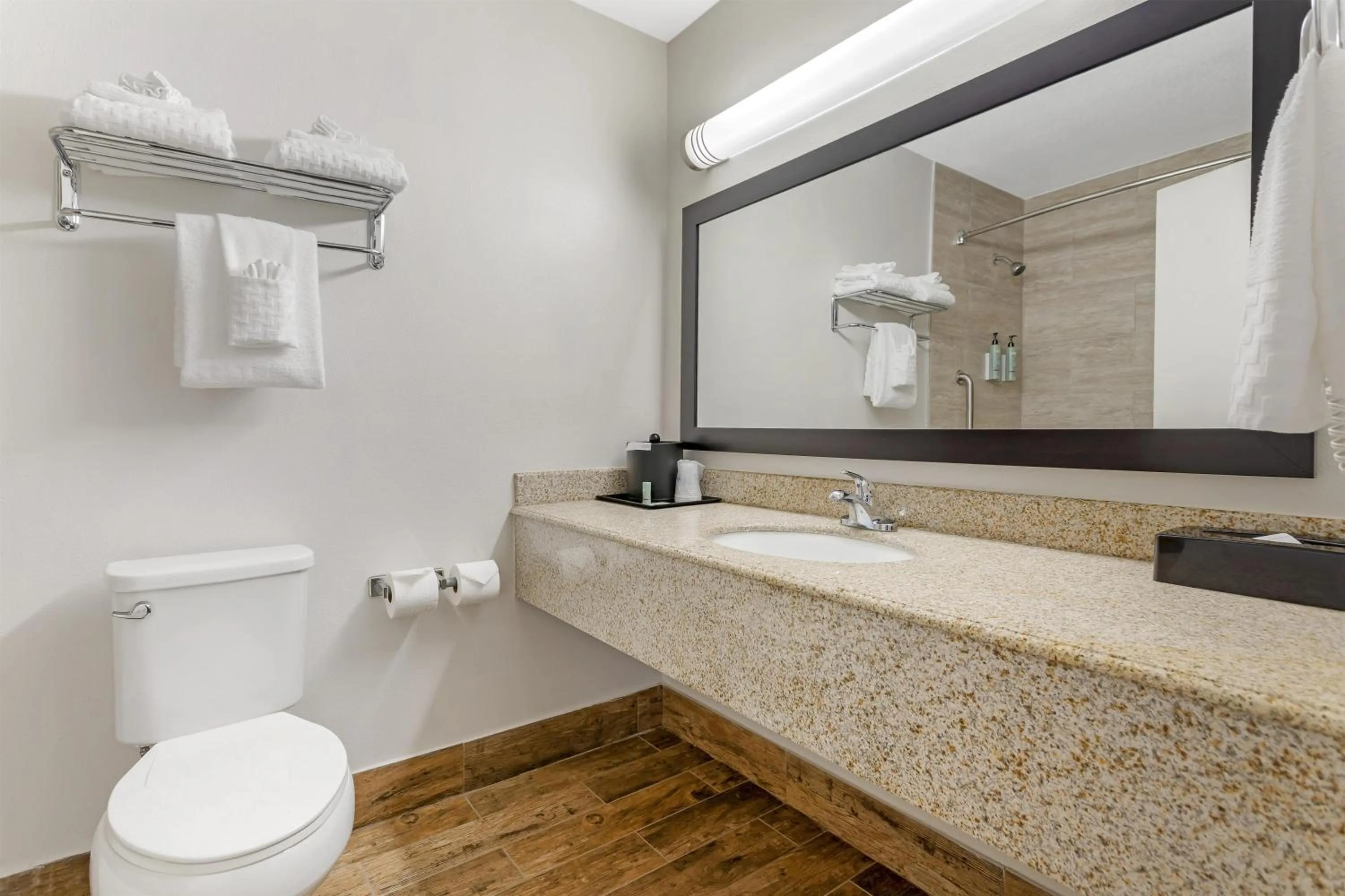 Bathroom in Best Western Kettleman City Inn & Suites