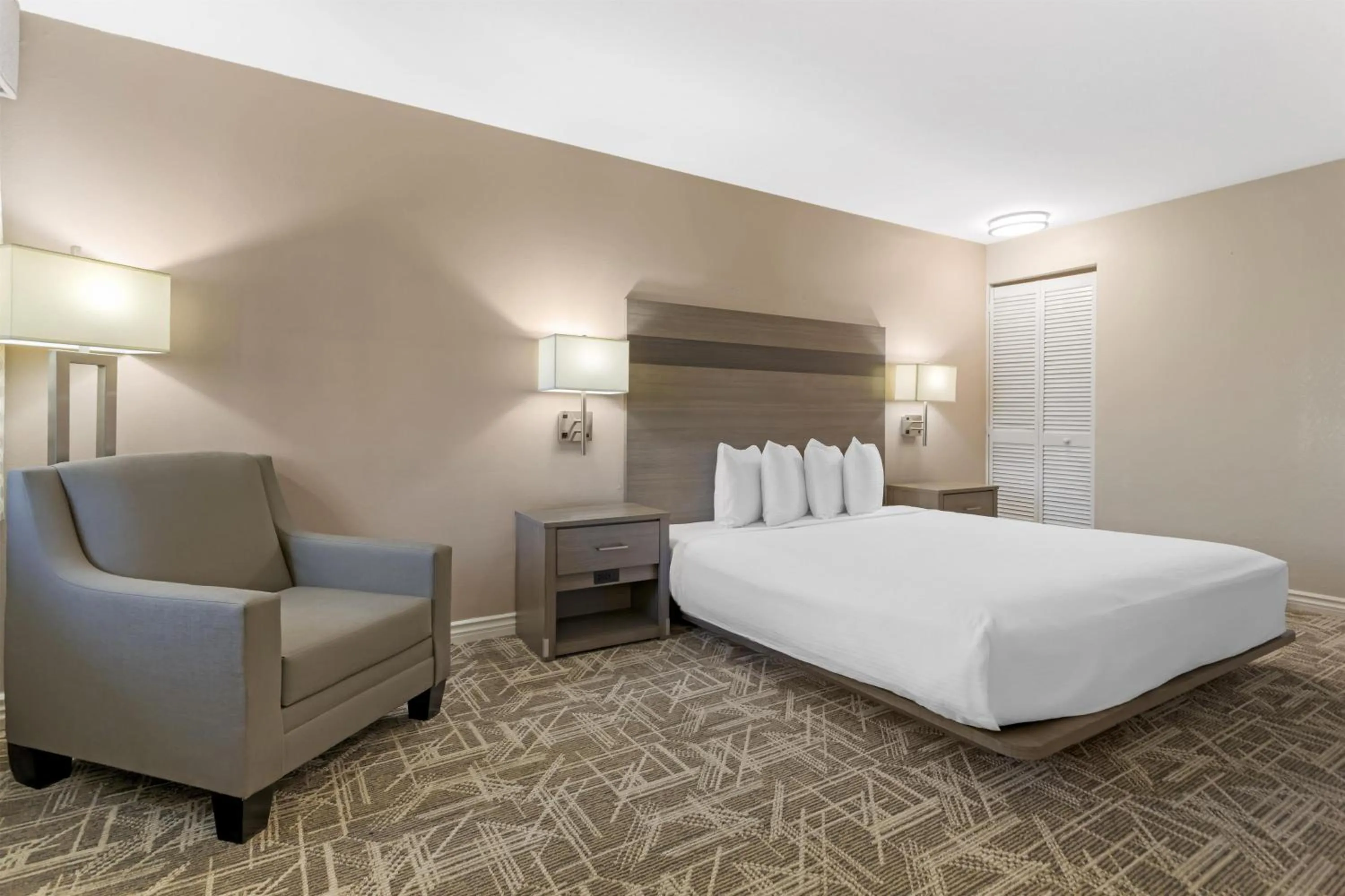 Bedroom, Bed in Best Western Kettleman City Inn & Suites