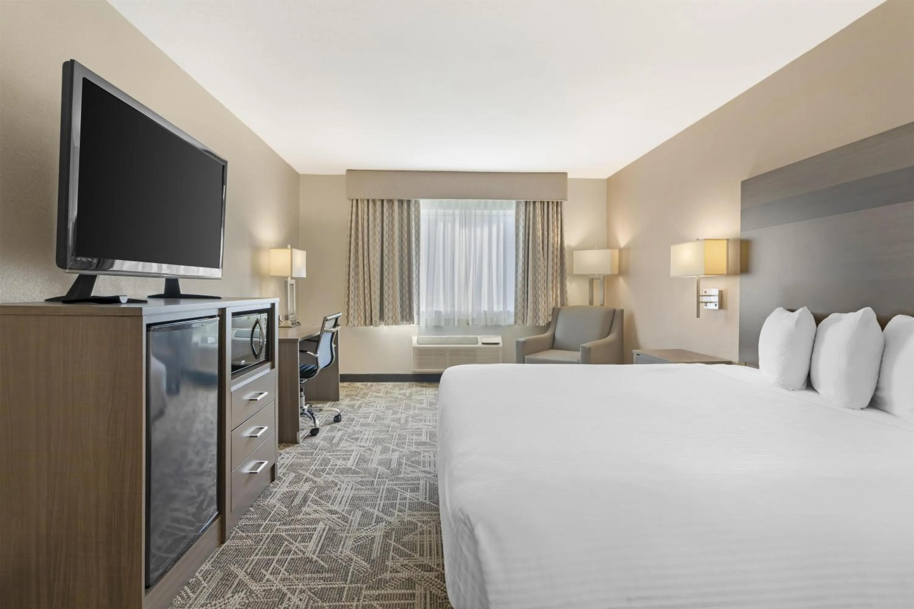 Bedroom, Bed in Best Western Kettleman City Inn & Suites