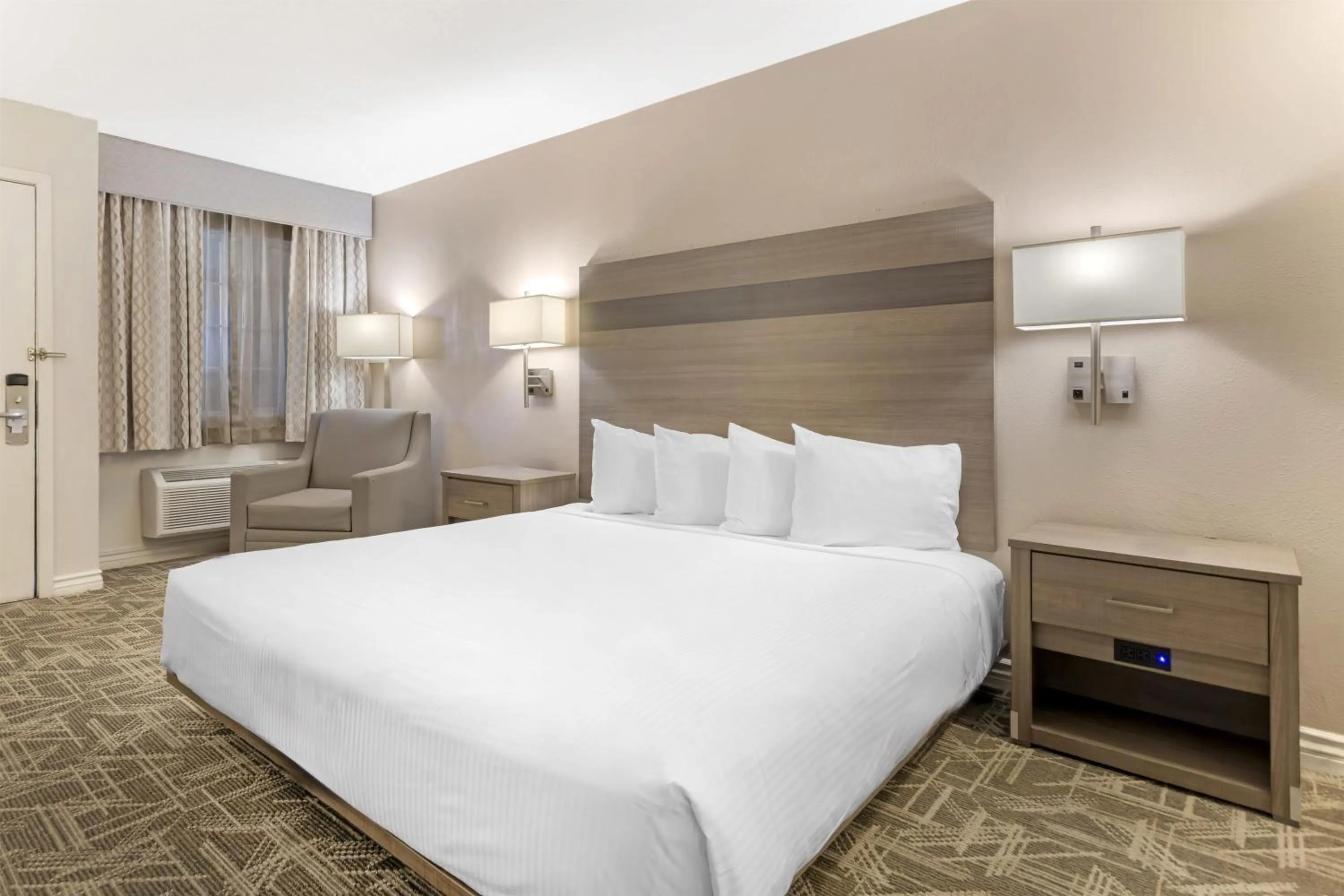 Bedroom, Bed in Best Western Kettleman City Inn & Suites