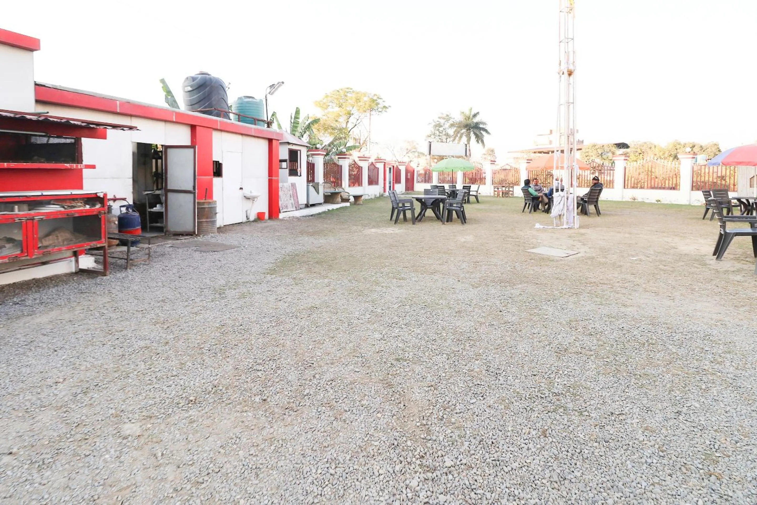 Restaurant/places to eat in Hotel O Mahalaxmi Palace