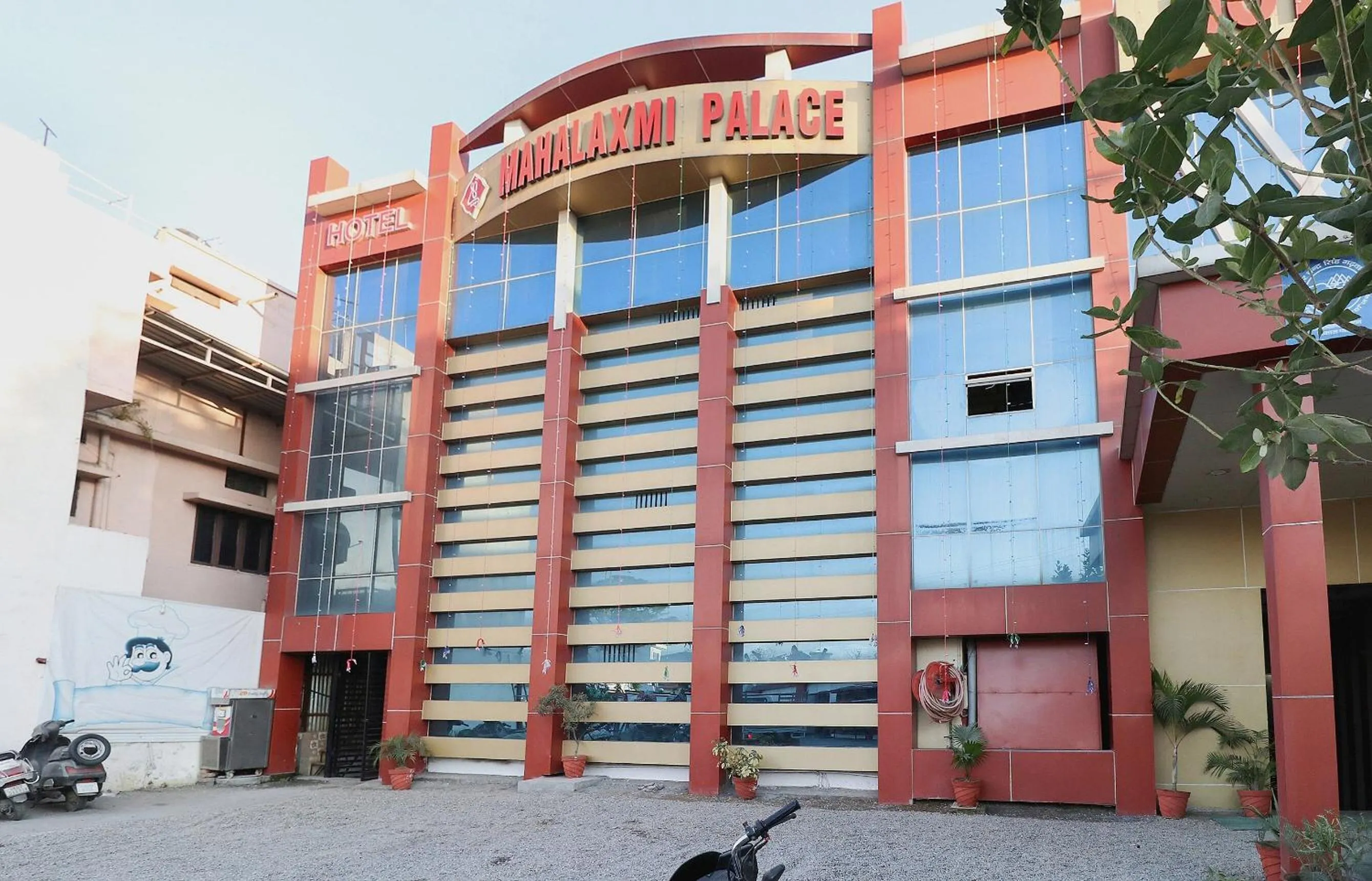 Facade/entrance in Hotel O Mahalaxmi Palace