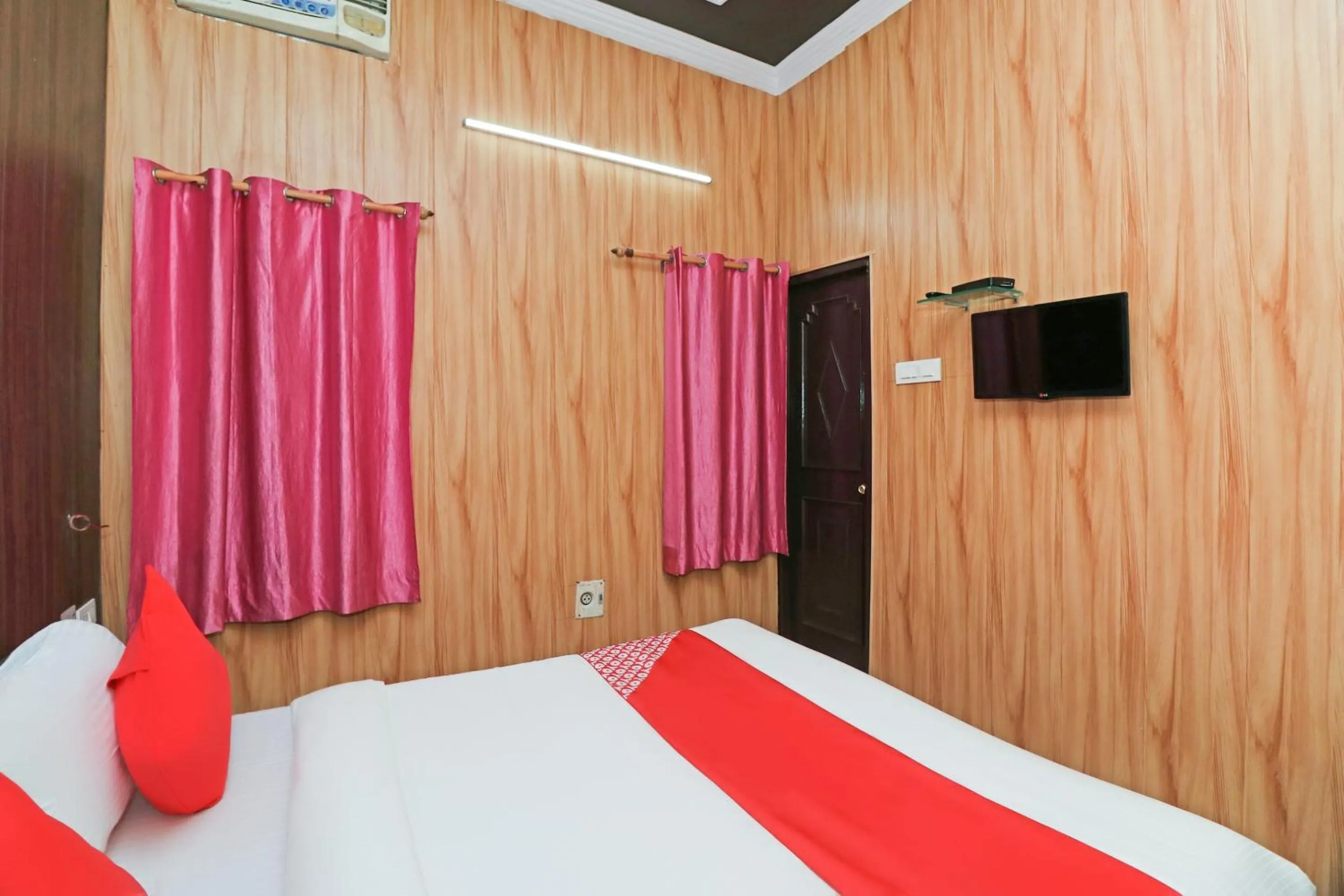 Bedroom in Hotel O Mahalaxmi Palace