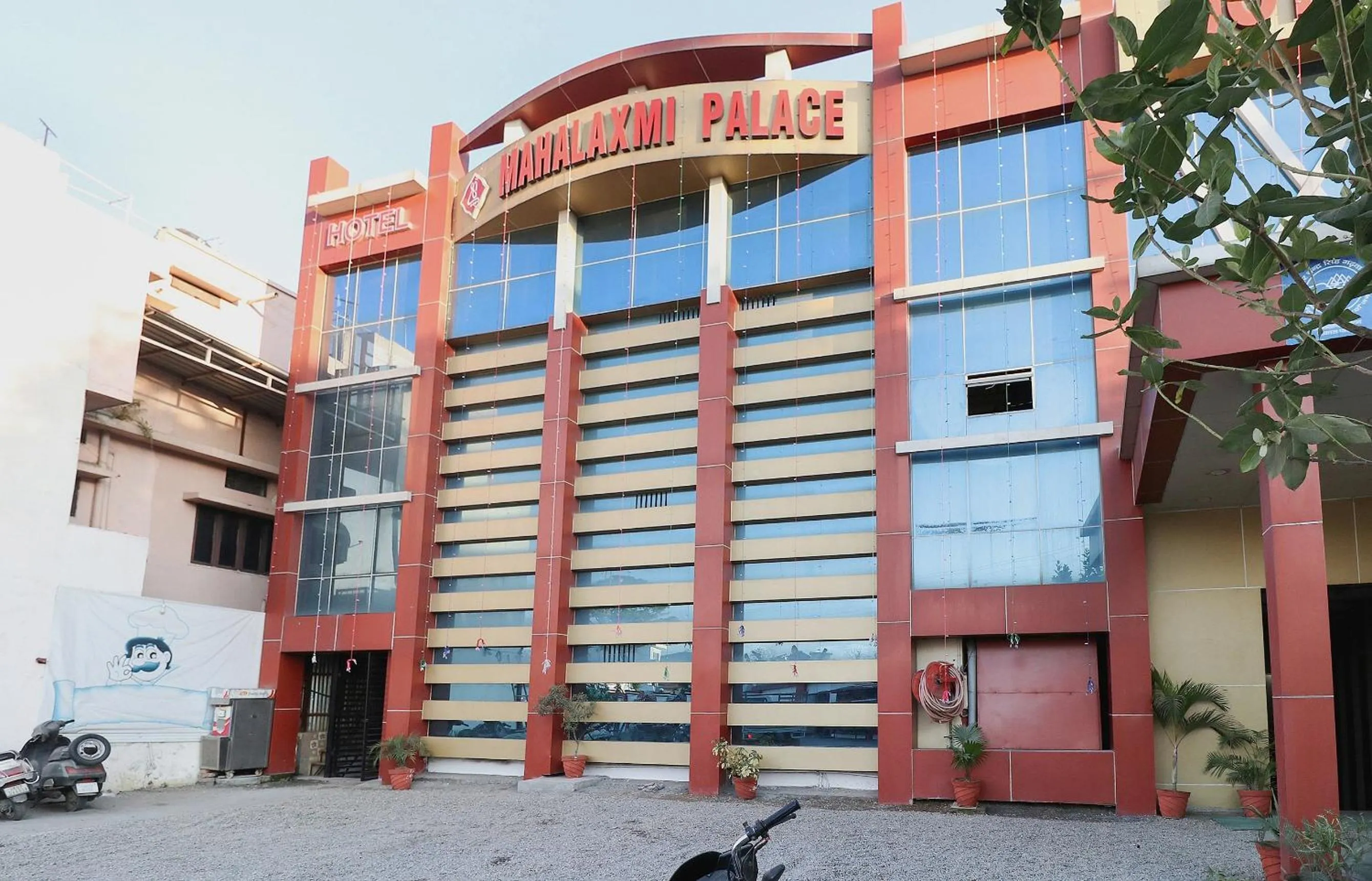 Facade/entrance in Hotel O Mahalaxmi Palace
