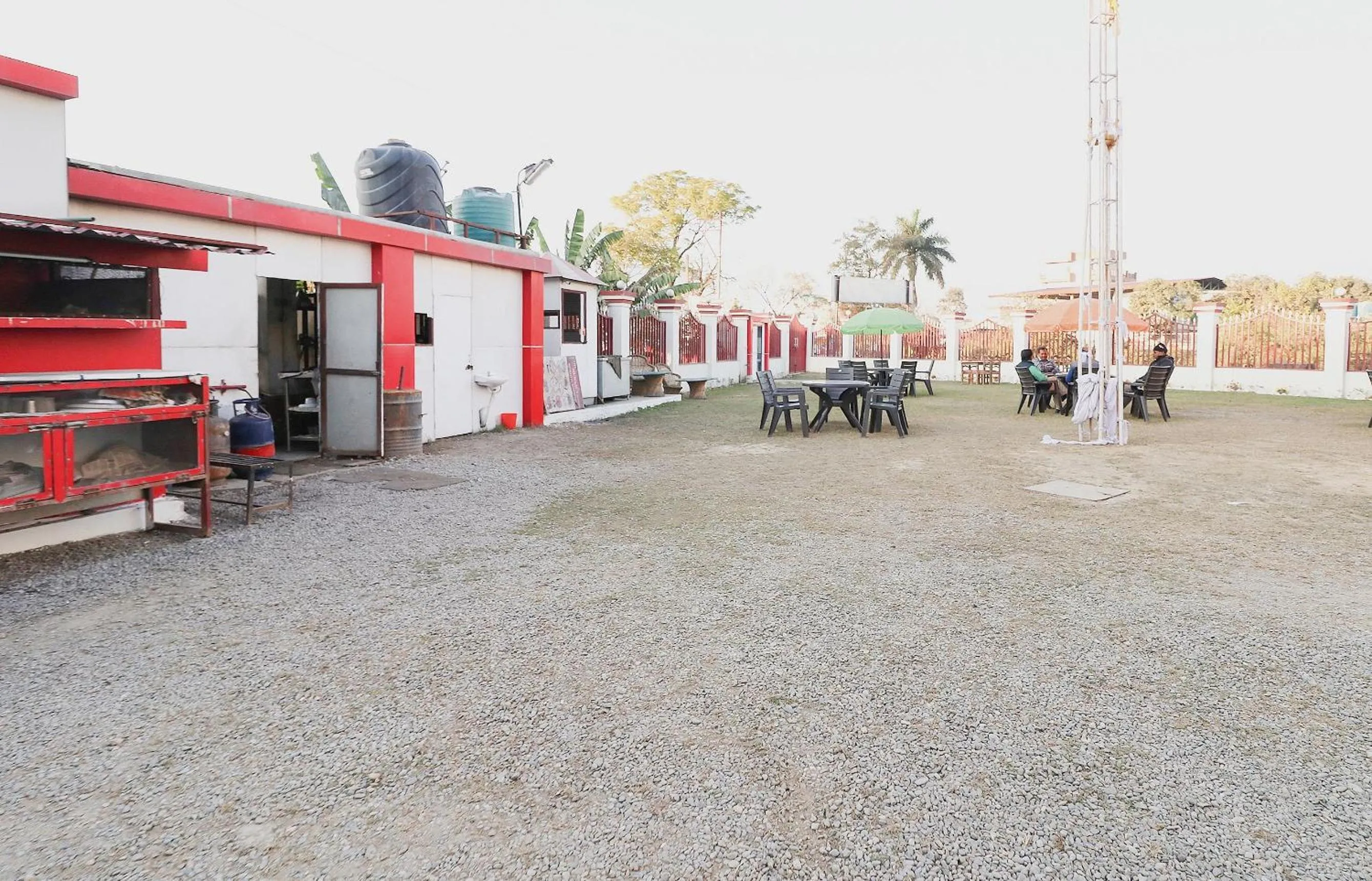 Restaurant/places to eat in Hotel O Mahalaxmi Palace