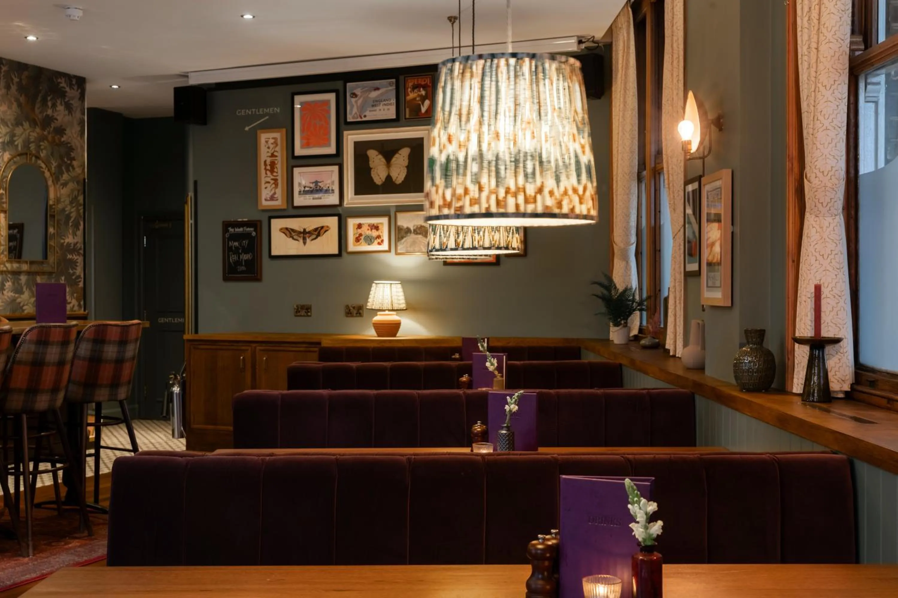 Restaurant/places to eat in The Drayton Court Hotel