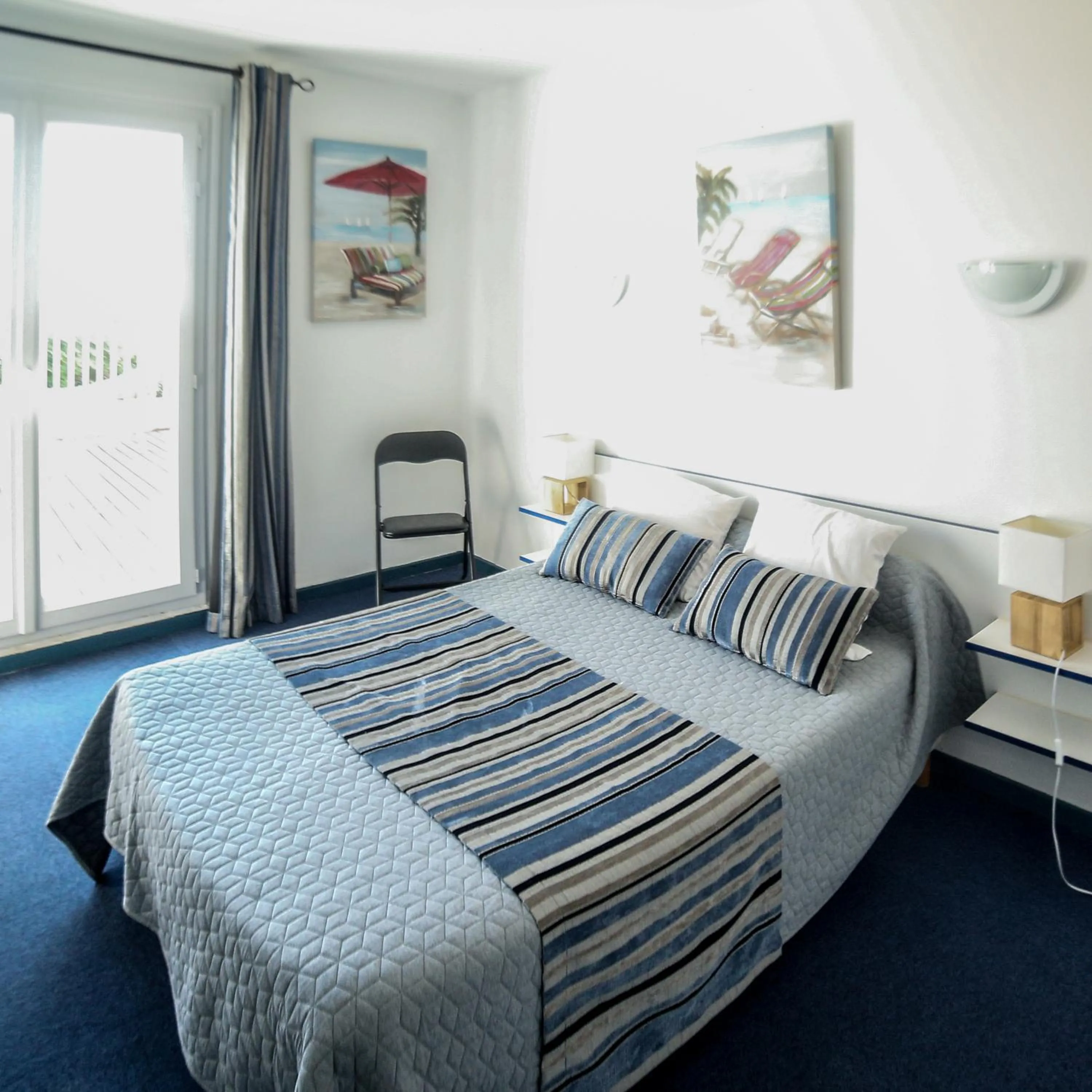 Photo of the whole room in Le Fanal