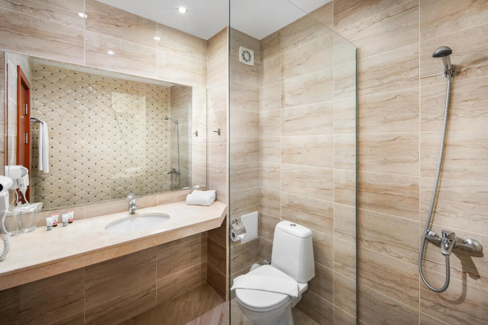 Bathroom in Hotel Alba - All inclusive