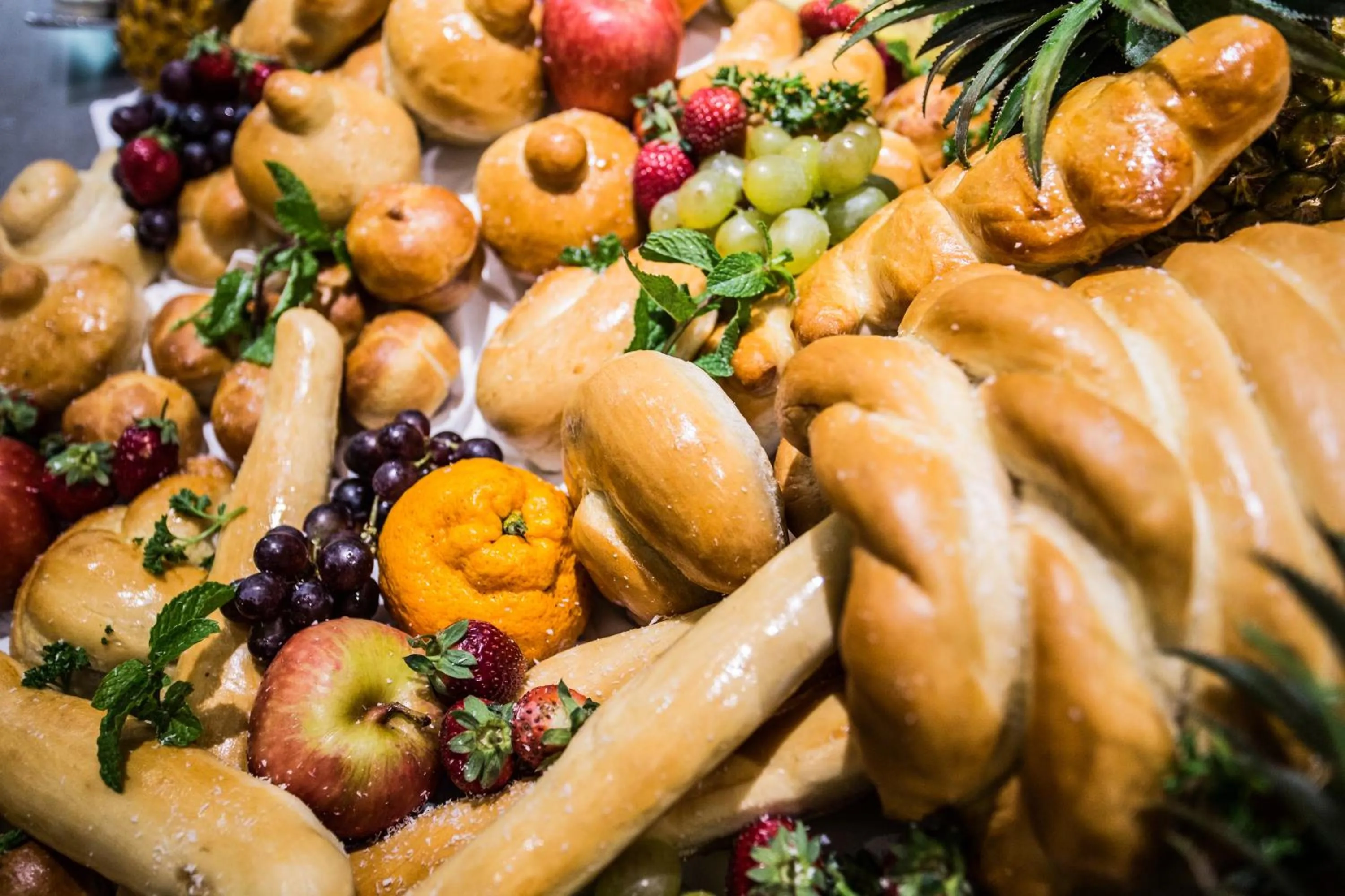 Restaurant/places to eat in Garden Court OR Tambo International Airport