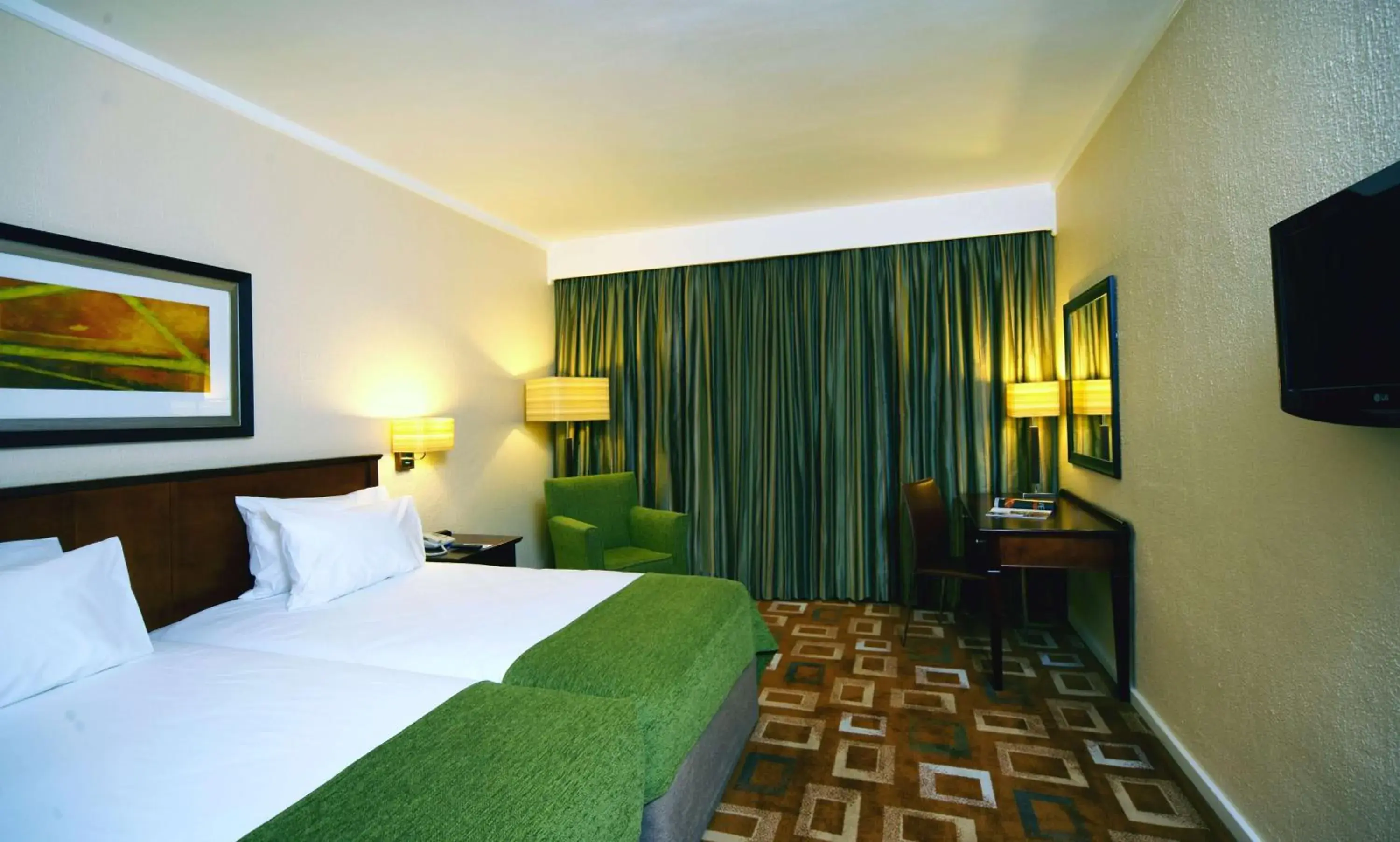 Standard Room Twin Beds Non-Smoking in Garden Court OR Tambo International Airport Standard Room Twin Beds Non-Smoking in Garden Court OR Tambo International Airport