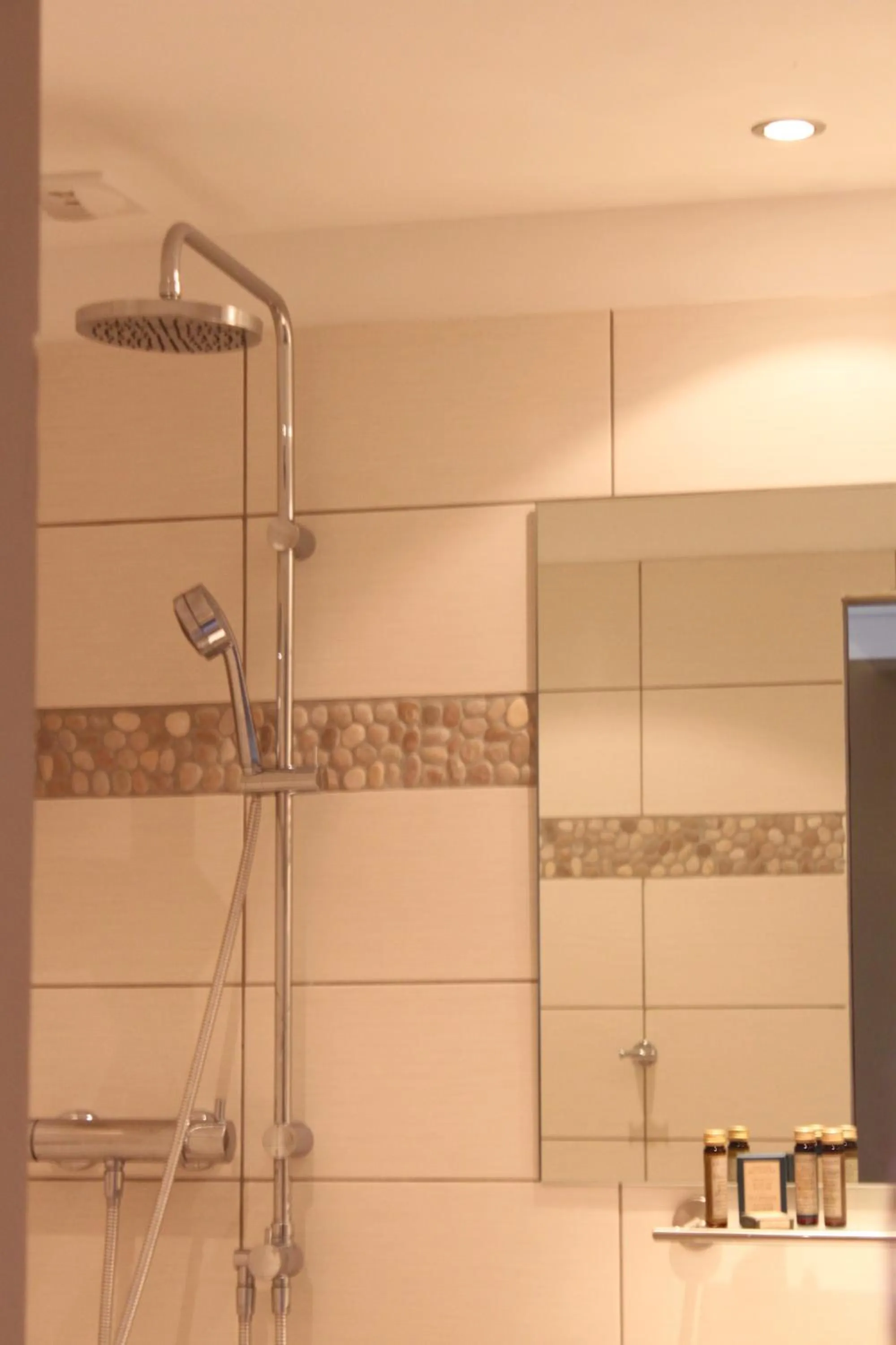 Bathroom in Hôtel Abbartello