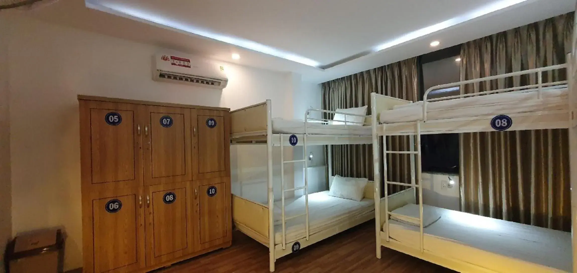 Bed in 10-Bed Mixed Dormitory Room in City Backpackers Hostel Bed in 10-Bed Mixed Dormitory Room in City Backpackers Hostel