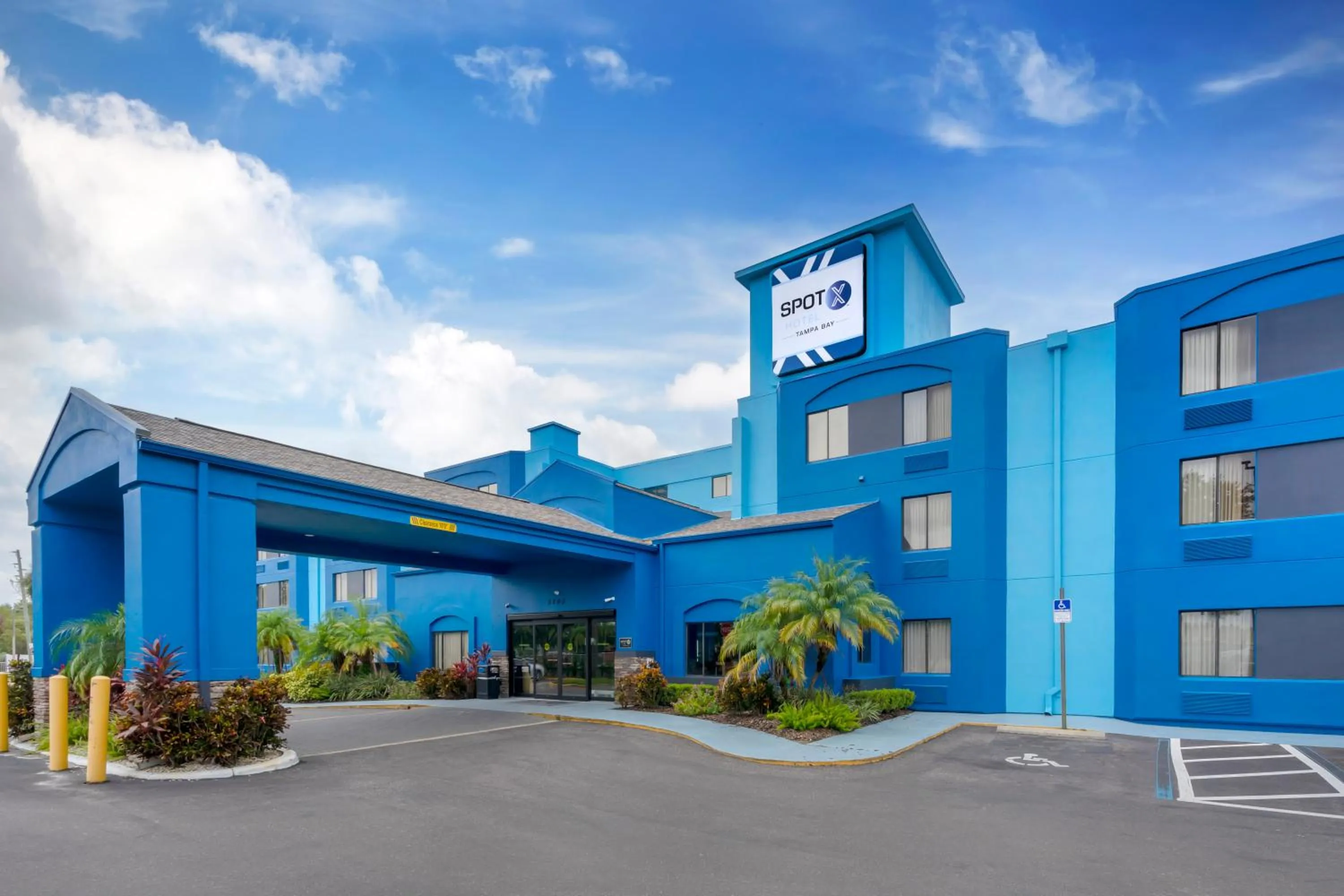 Facade/entrance in SPOT X Hotel Tampa - Wesley Chapel by The Red Collection