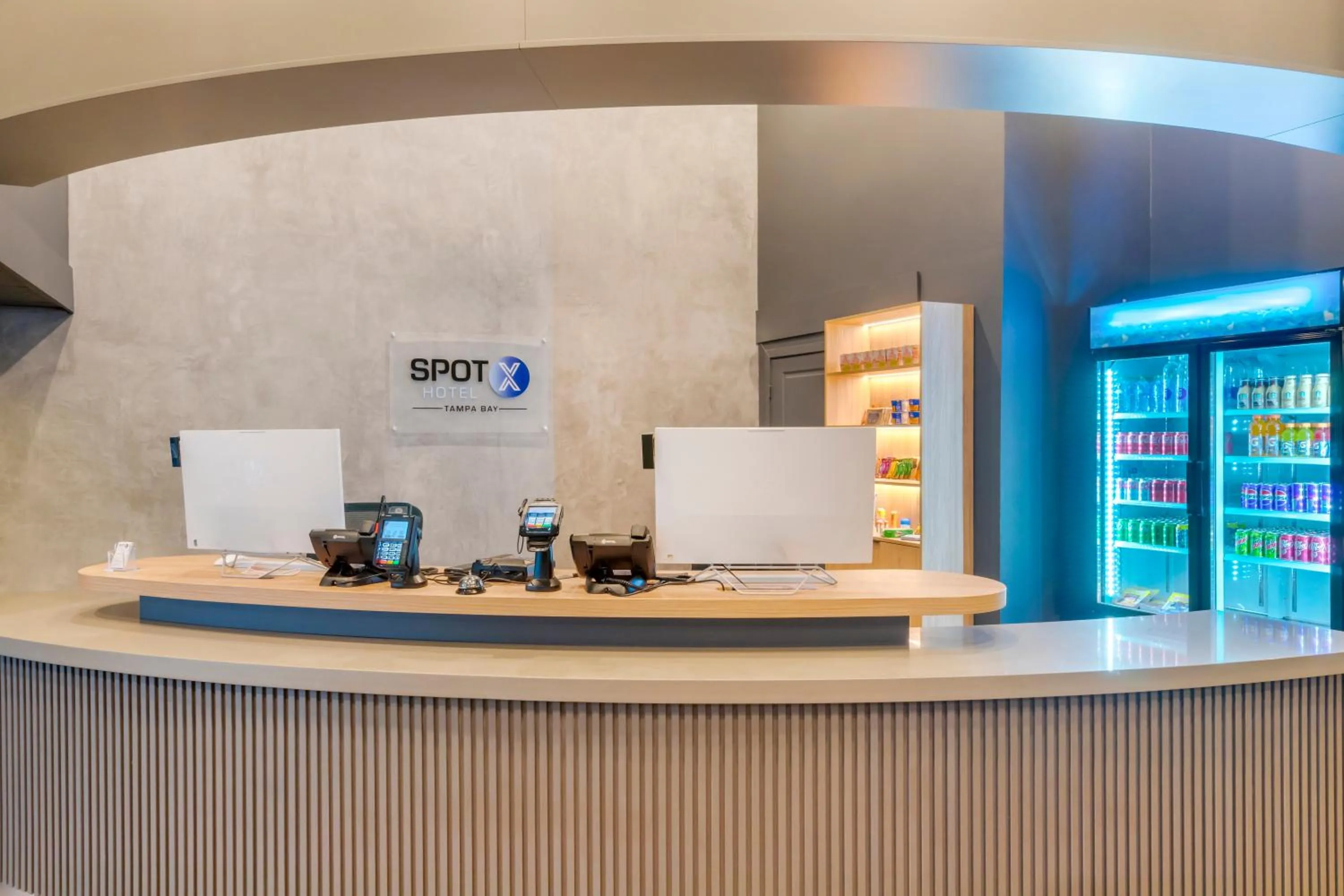 Food and drinks in SPOT X Hotel Tampa - Wesley Chapel by The Red Collection