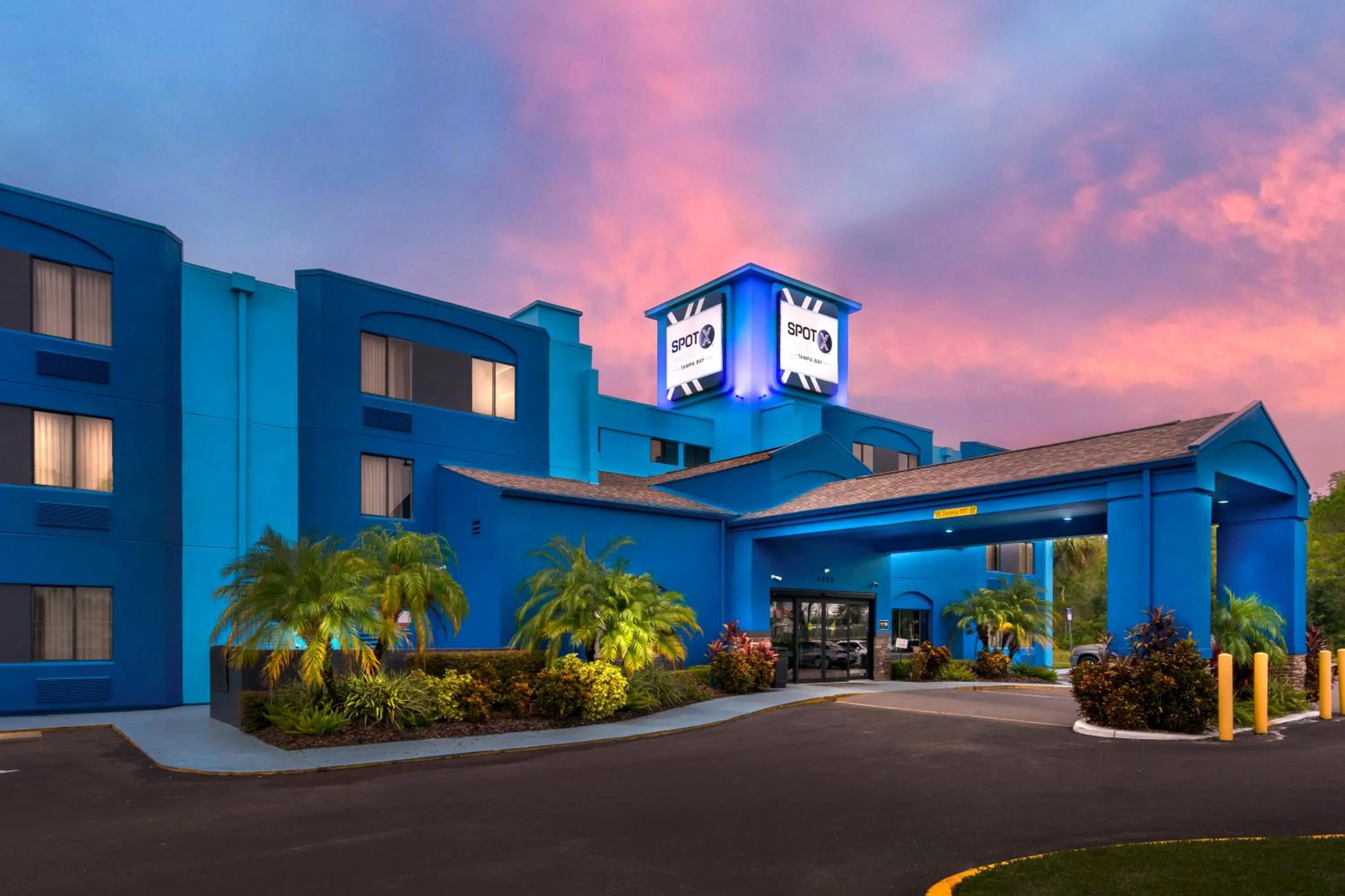 Facade/entrance in SPOT X Hotel Tampa - Wesley Chapel by The Red Collection