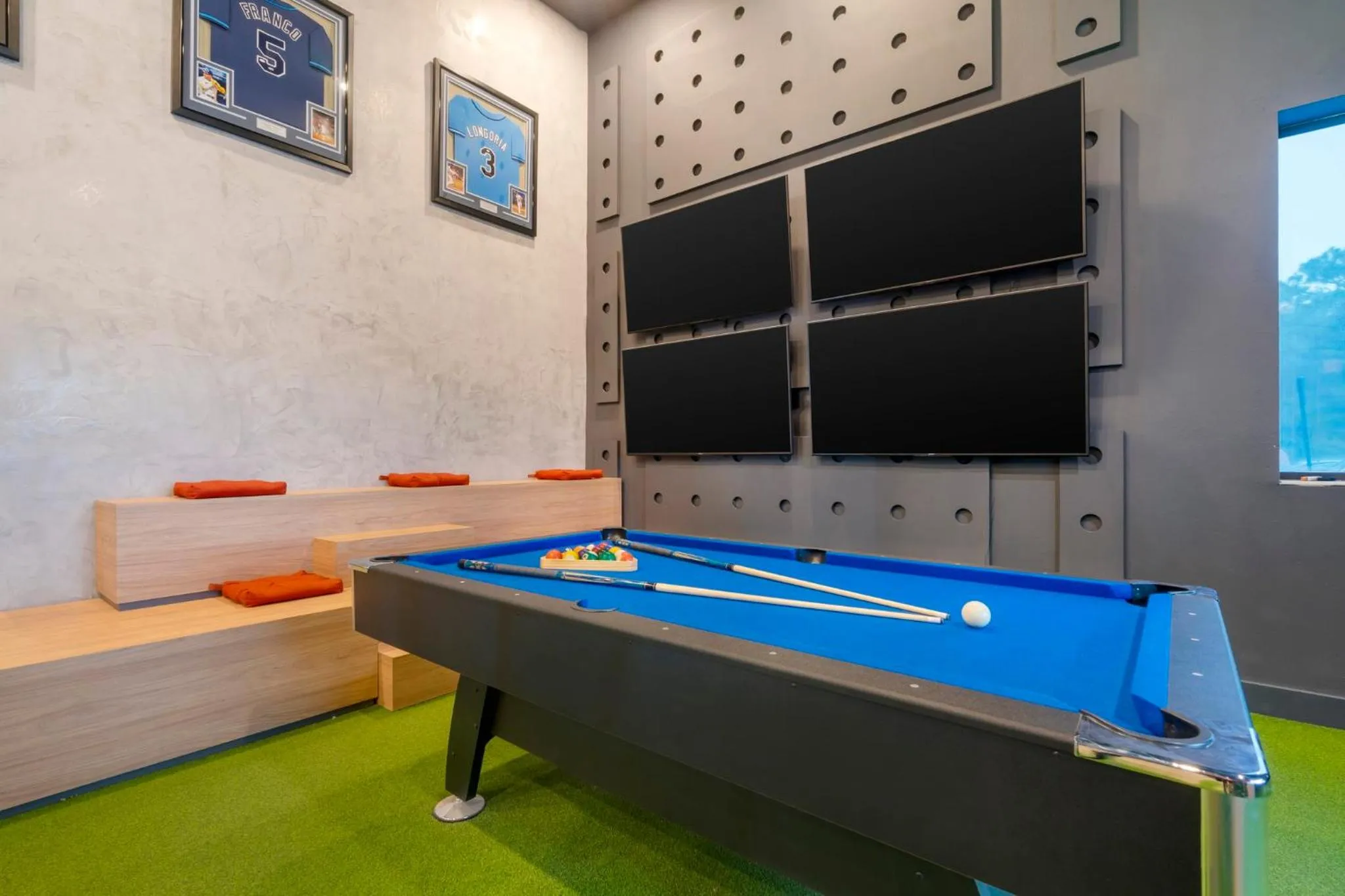 Lounge or bar in SPOT X Hotel Tampa - Wesley Chapel by The Red Collection