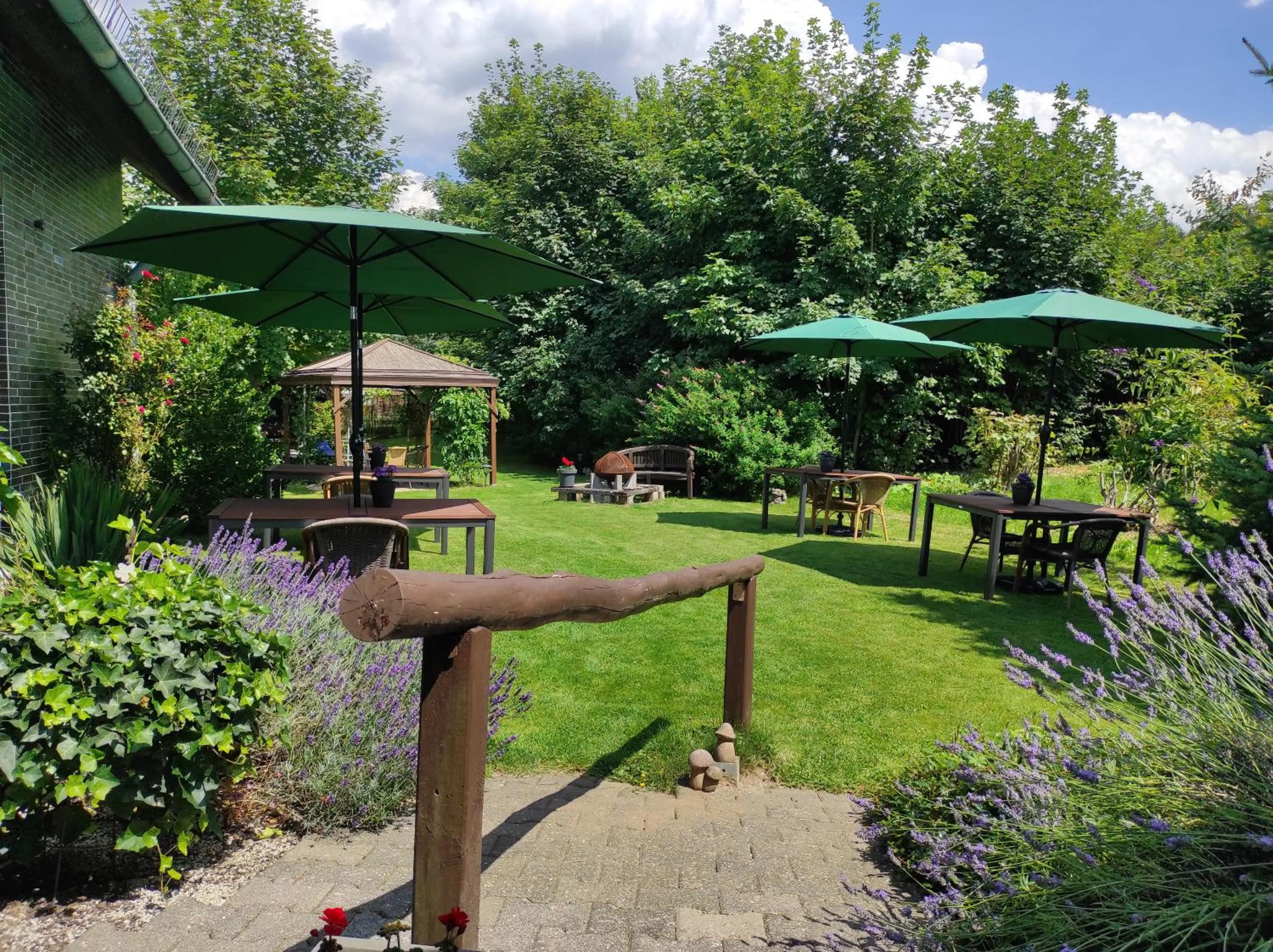 Garden in Gästehaus Hoxel