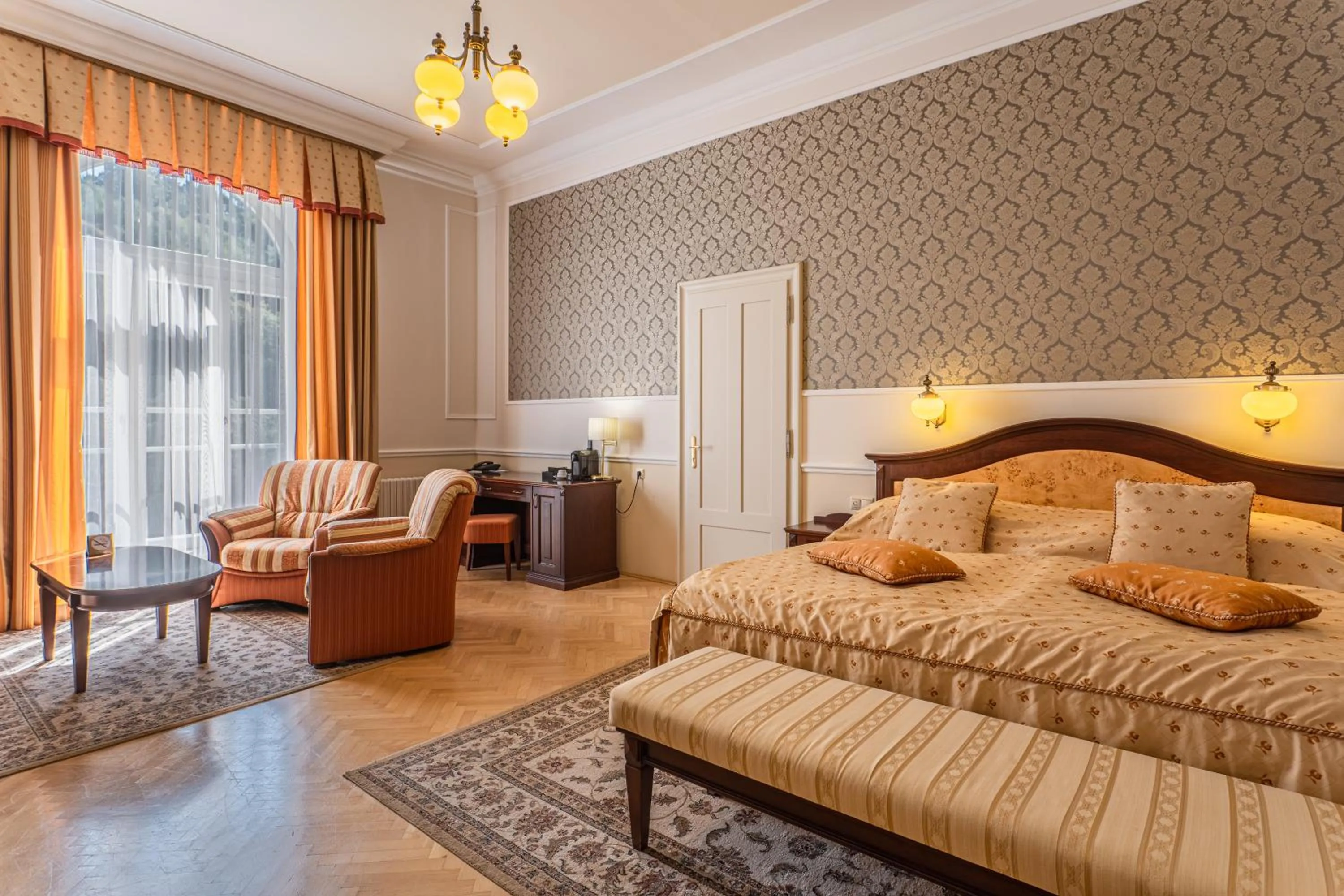 Bed in Hotel Radium Palace